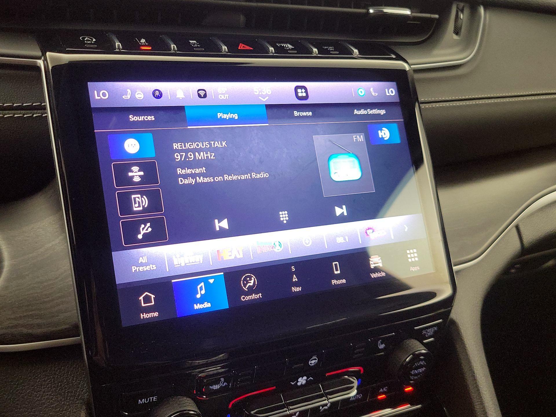 Thumbnail: 2023 Jeep Grand Cherokee - 16