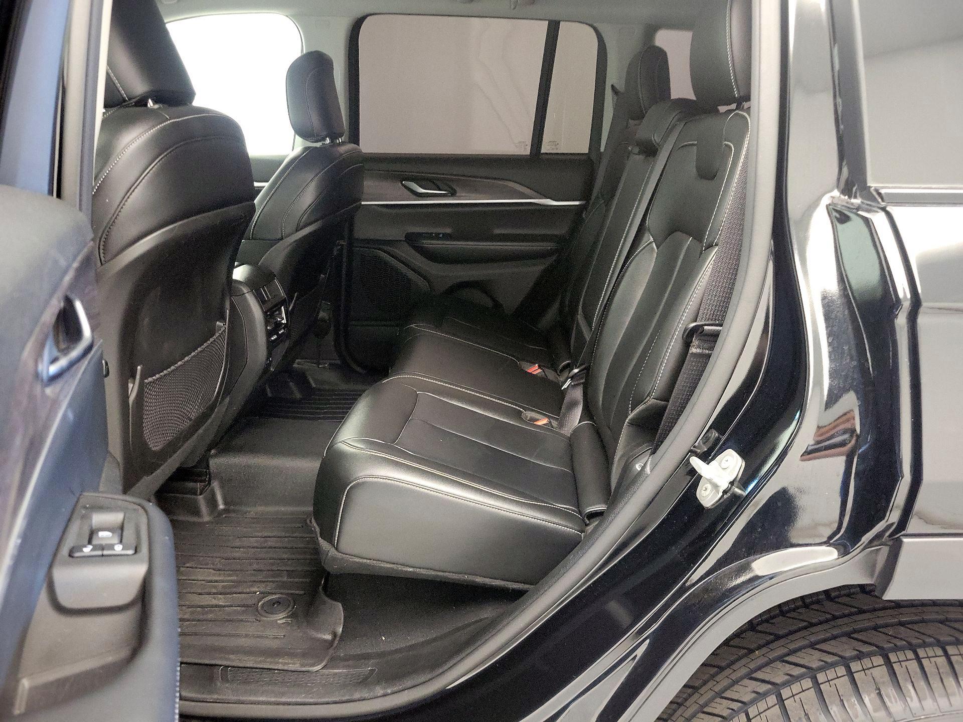 Thumbnail: 2023 Jeep Grand Cherokee - 20