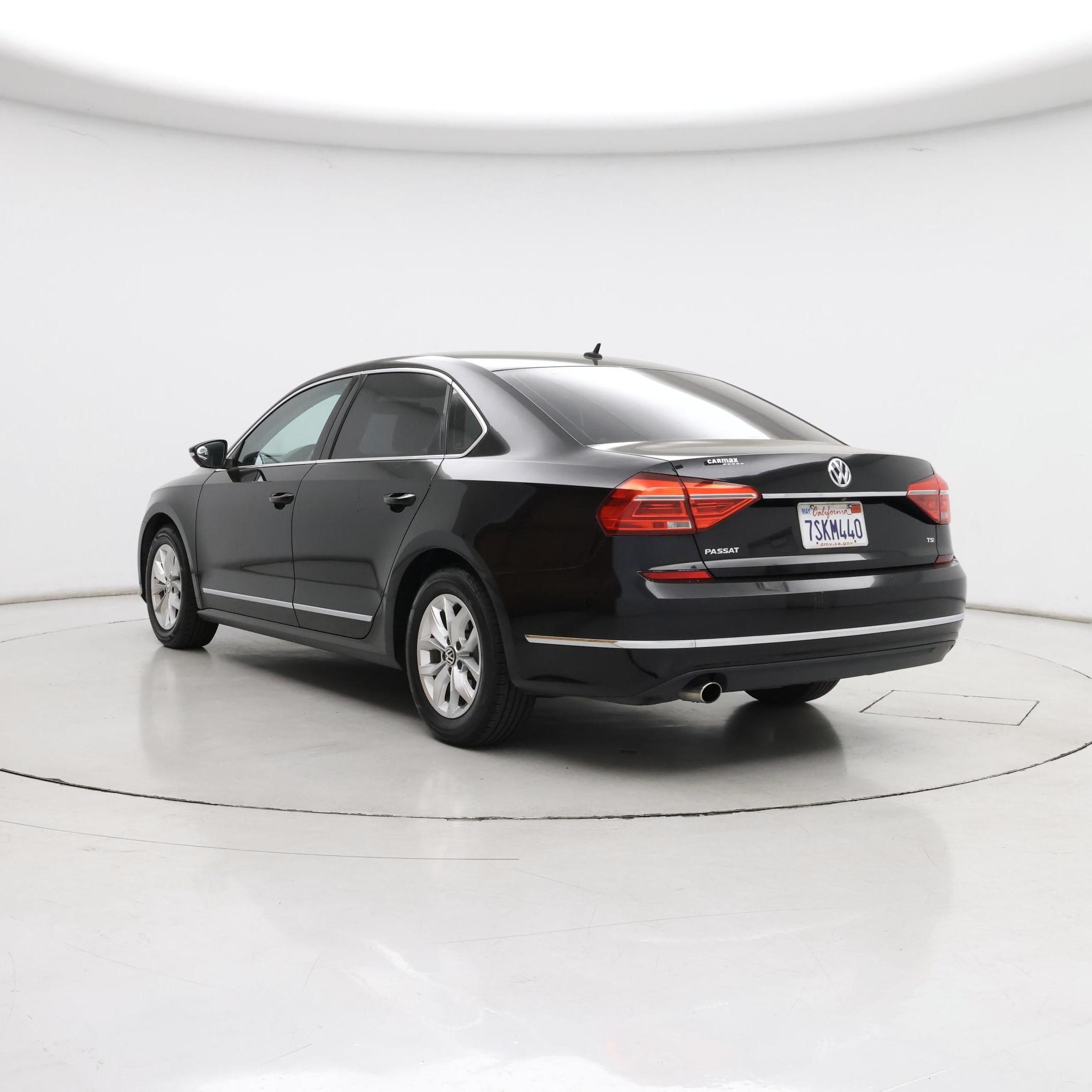 Thumbnail: 2016 Volkswagen Passat - 2