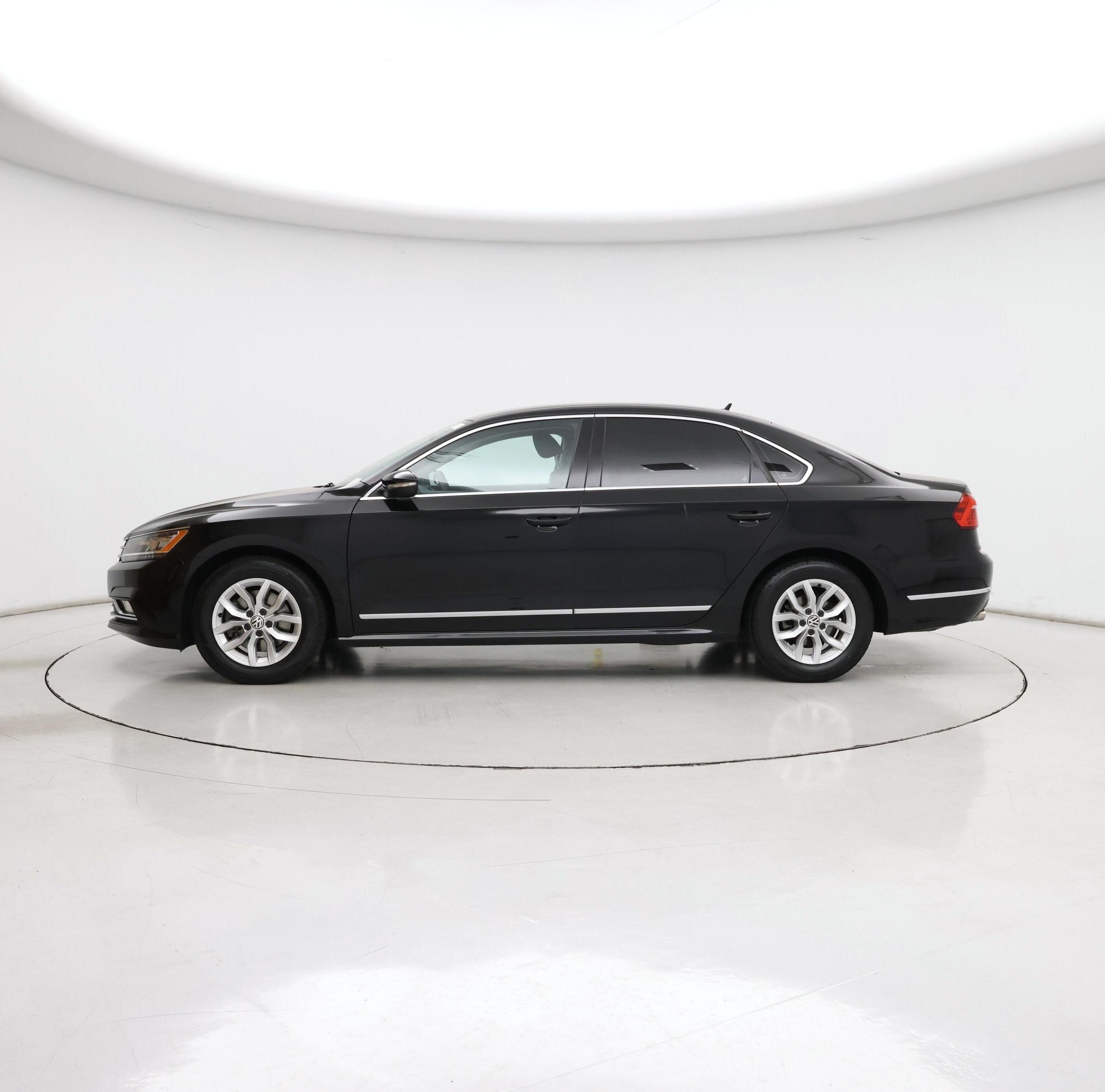 Thumbnail: 2016 Volkswagen Passat - 3
