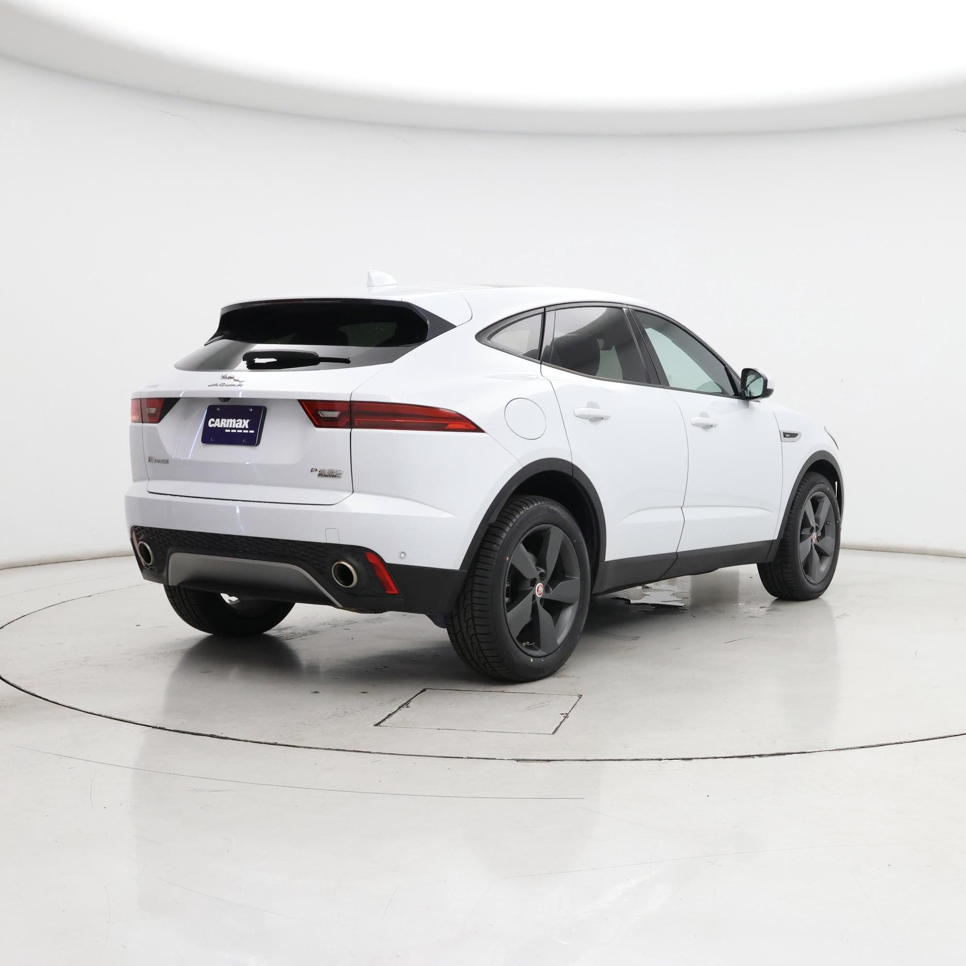 Thumbnail: 2018 Jaguar E-Pace - 8
