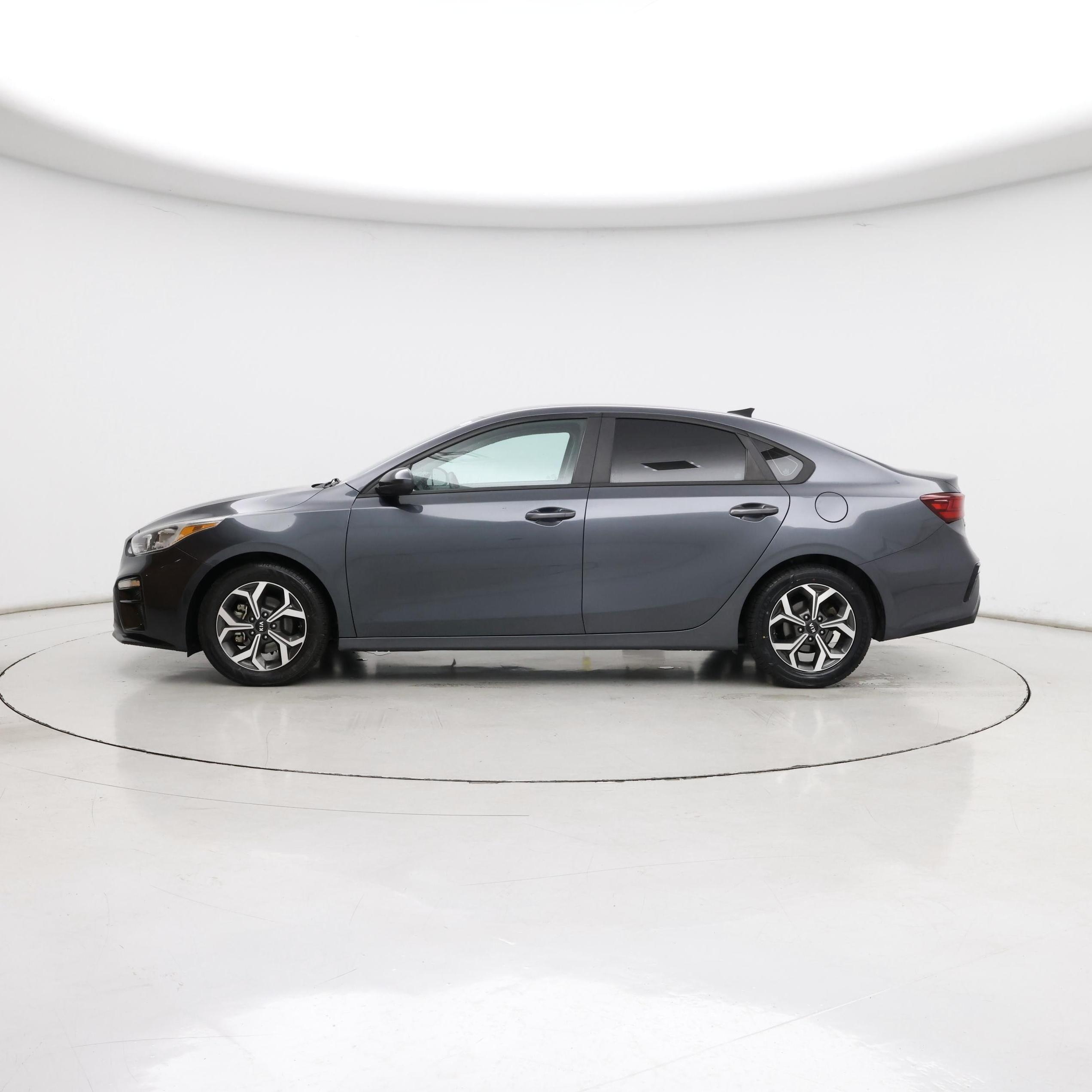 Thumbnail: 2021 Kia Forte - 3