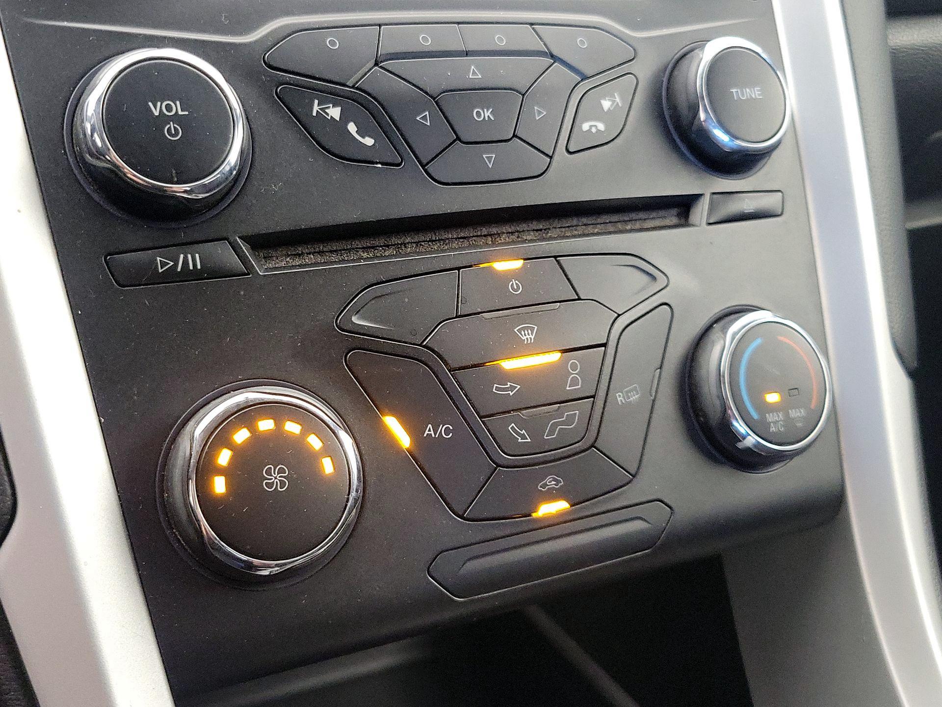 Thumbnail: 2016 Ford Fusion - 16