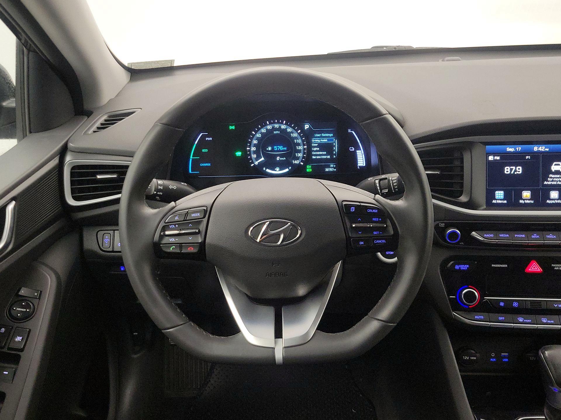 Thumbnail: 2017 Hyundai Ioniq - 10