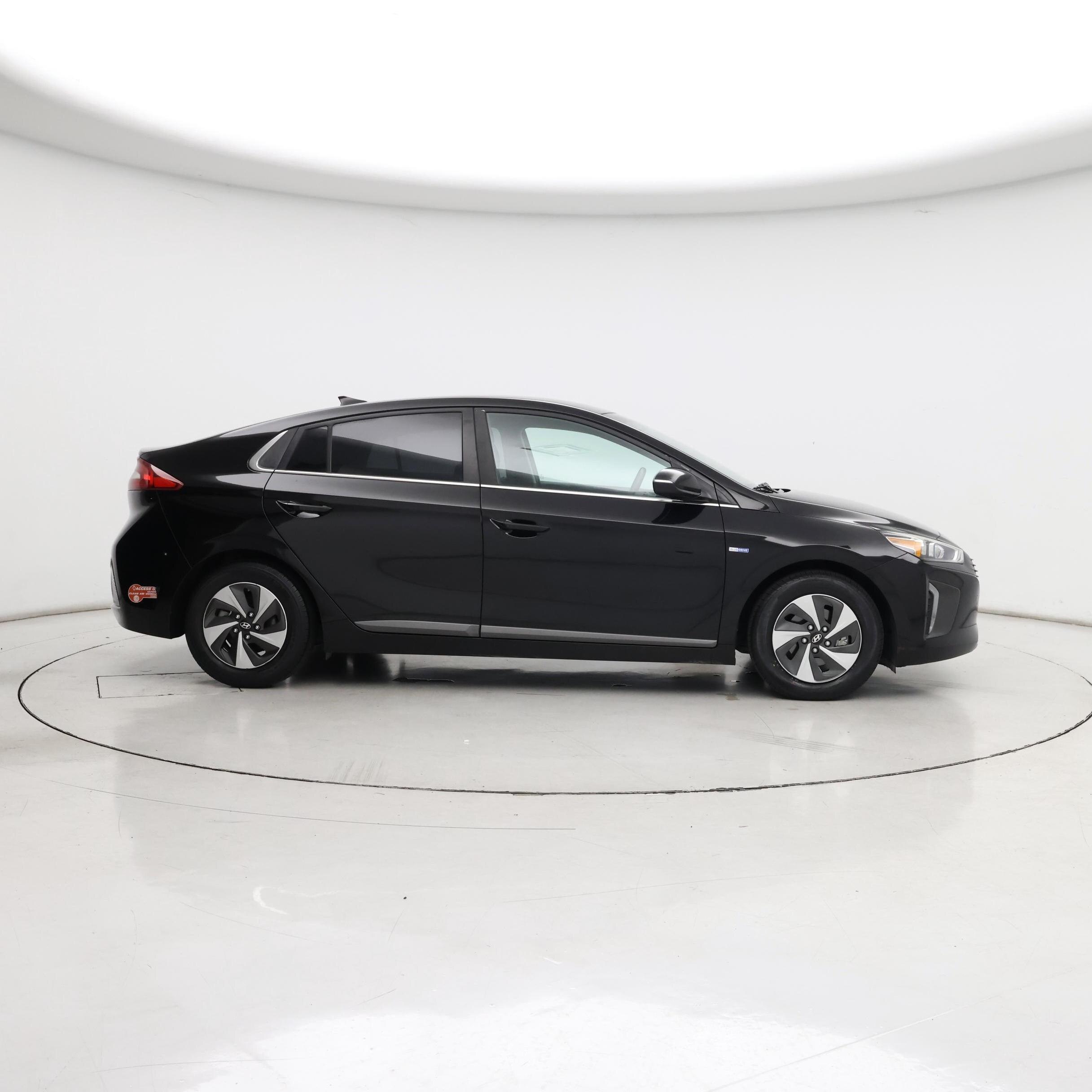 Thumbnail: 2017 Hyundai Ioniq - 7