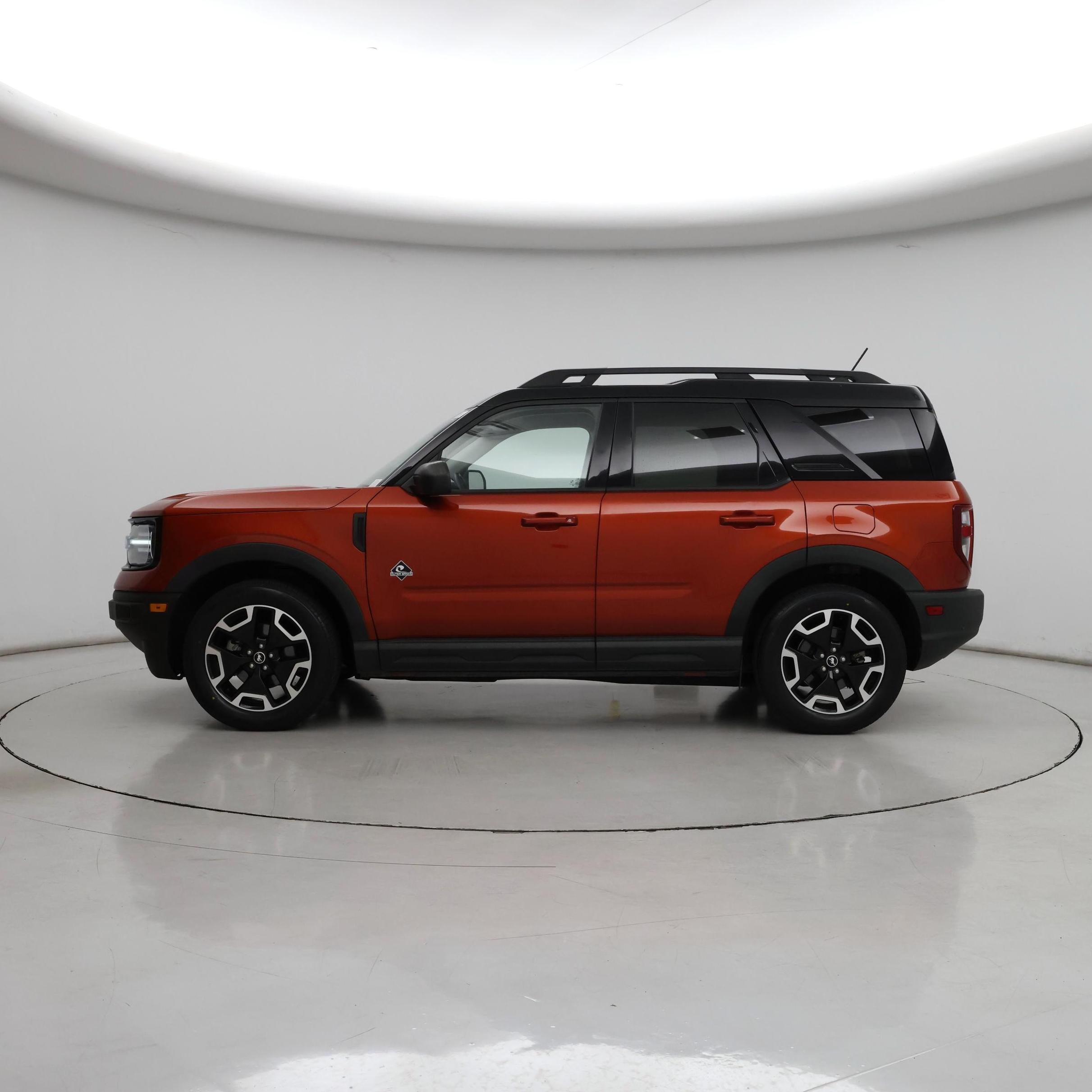 Thumbnail: 2022 Ford Bronco Sport - 3