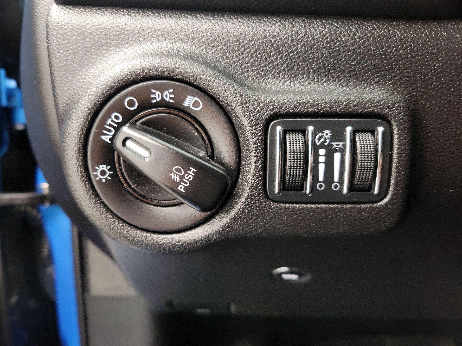 Thumbnail: 2016 Dodge Dart - 13