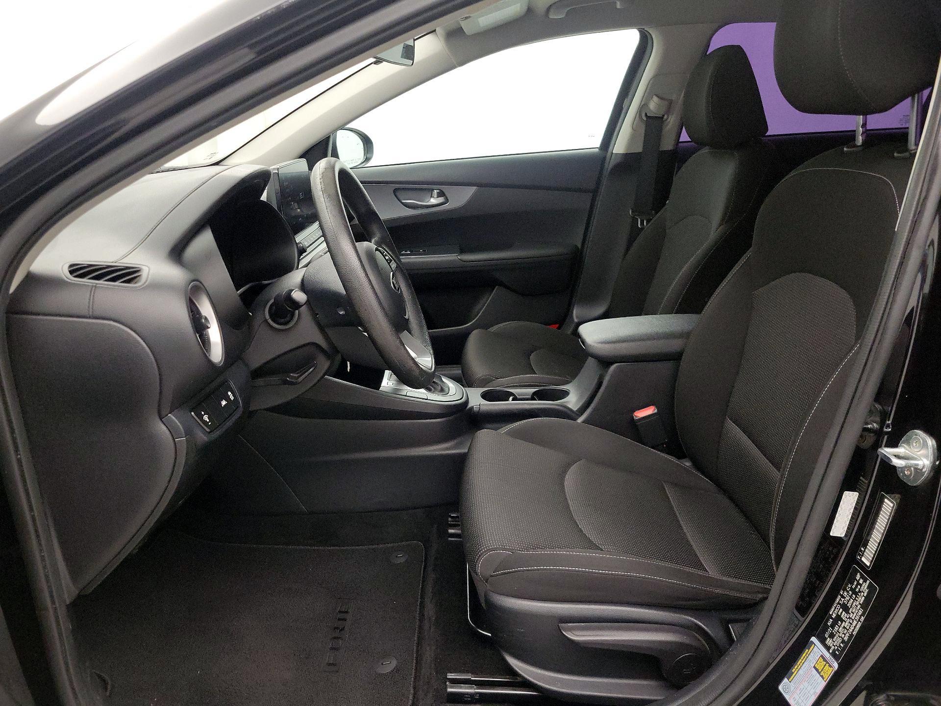 Thumbnail: 2021 Kia Forte - 11