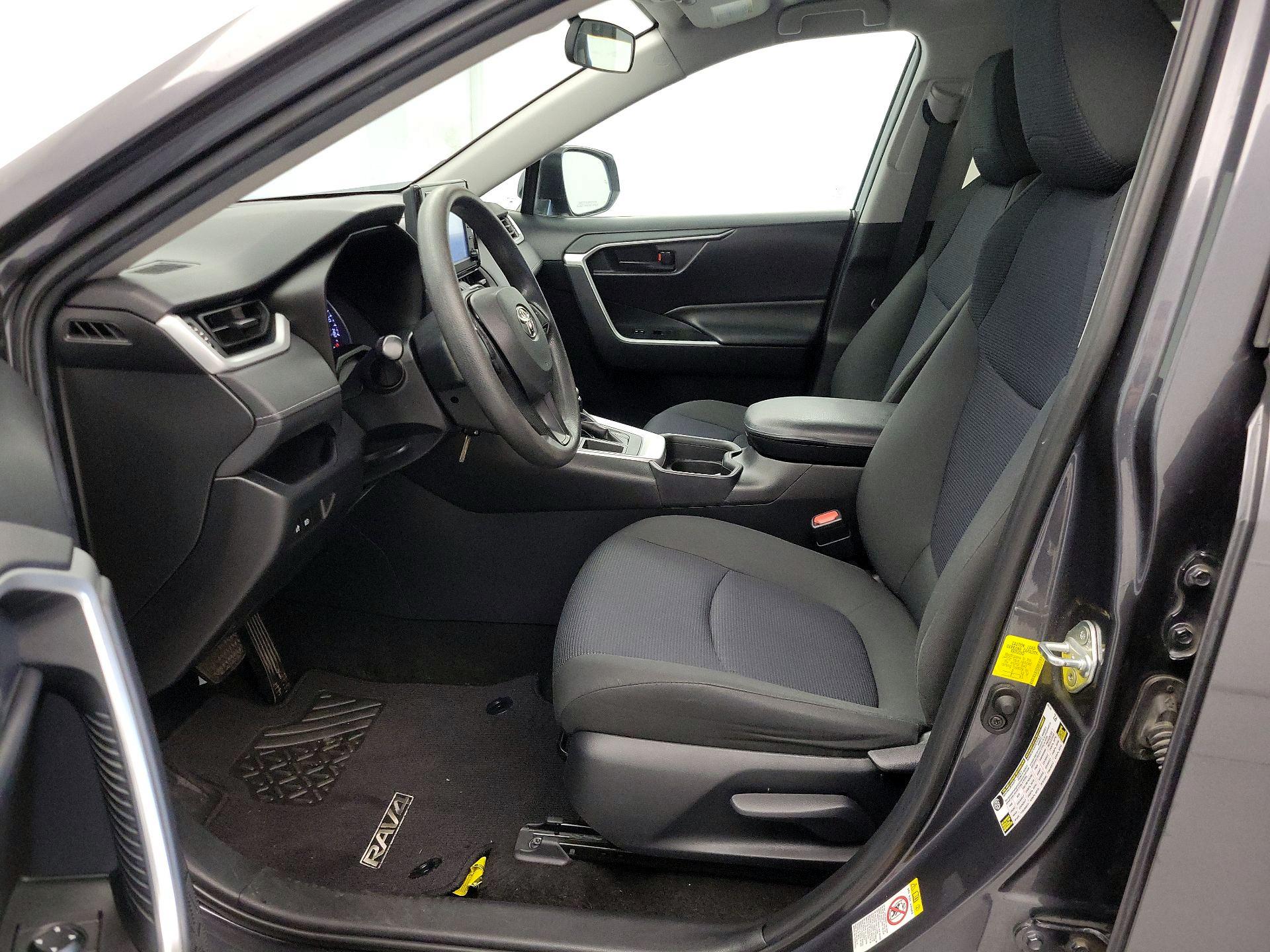 Thumbnail: 2019 Toyota RAV4 - 11