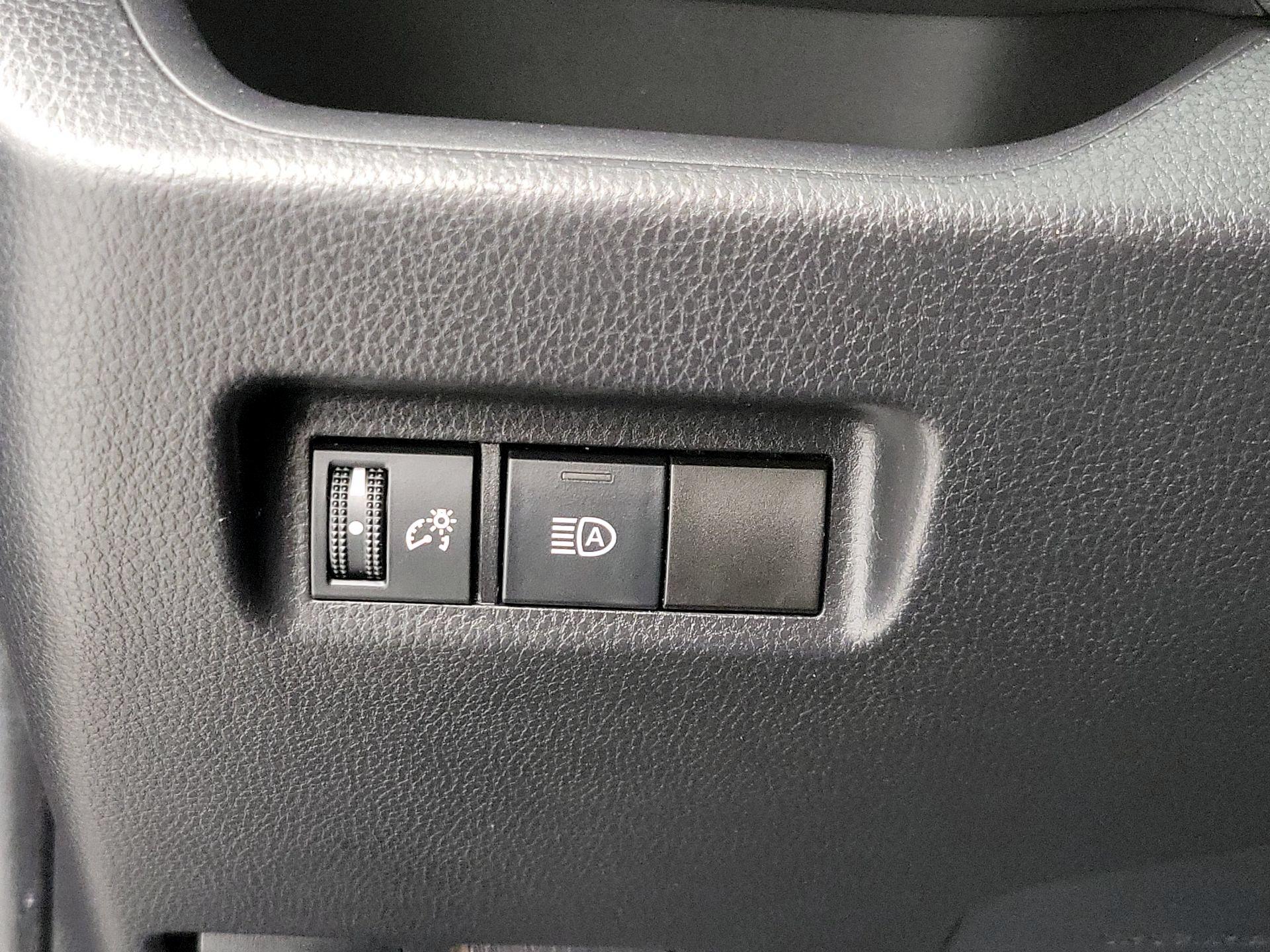 Thumbnail: 2019 Toyota RAV4 - 13