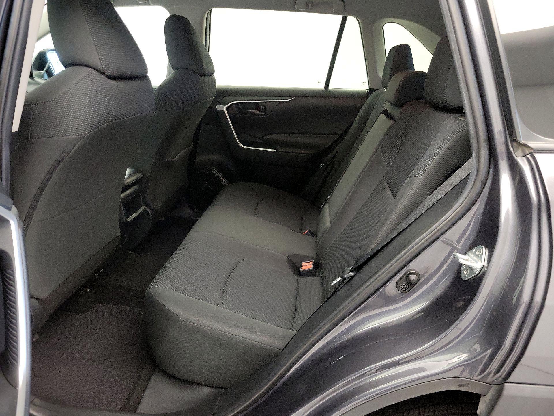 Thumbnail: 2019 Toyota RAV4 - 19