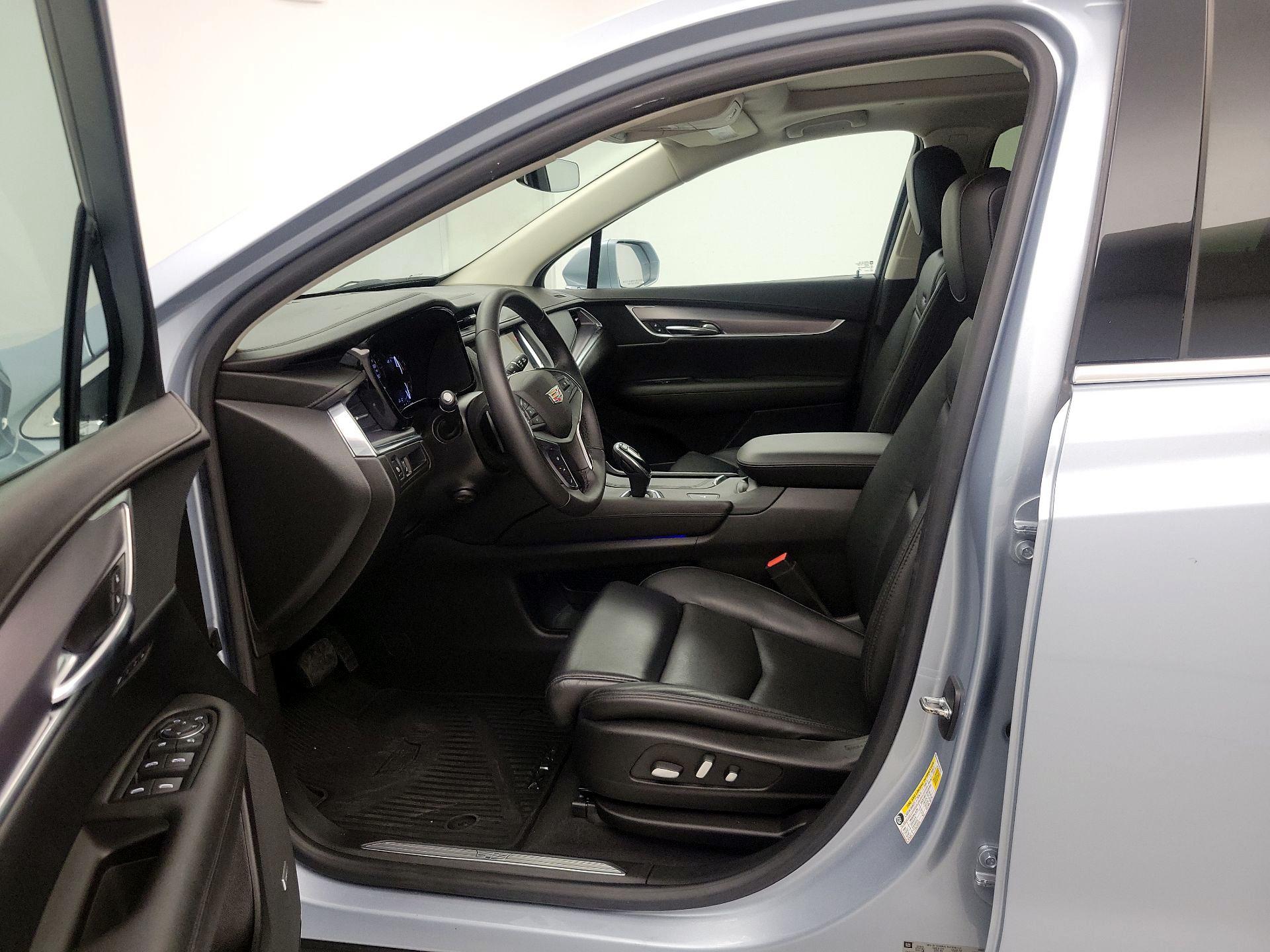 Thumbnail: 2017 Cadillac XT5 - 11