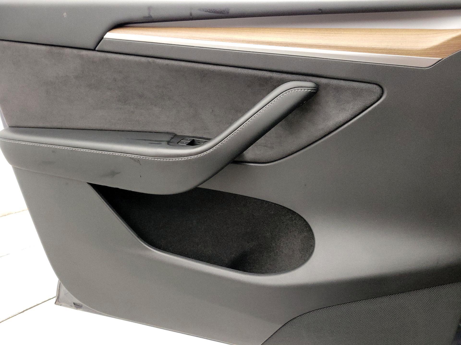 Thumbnail: 2022 Tesla Model Y - 12