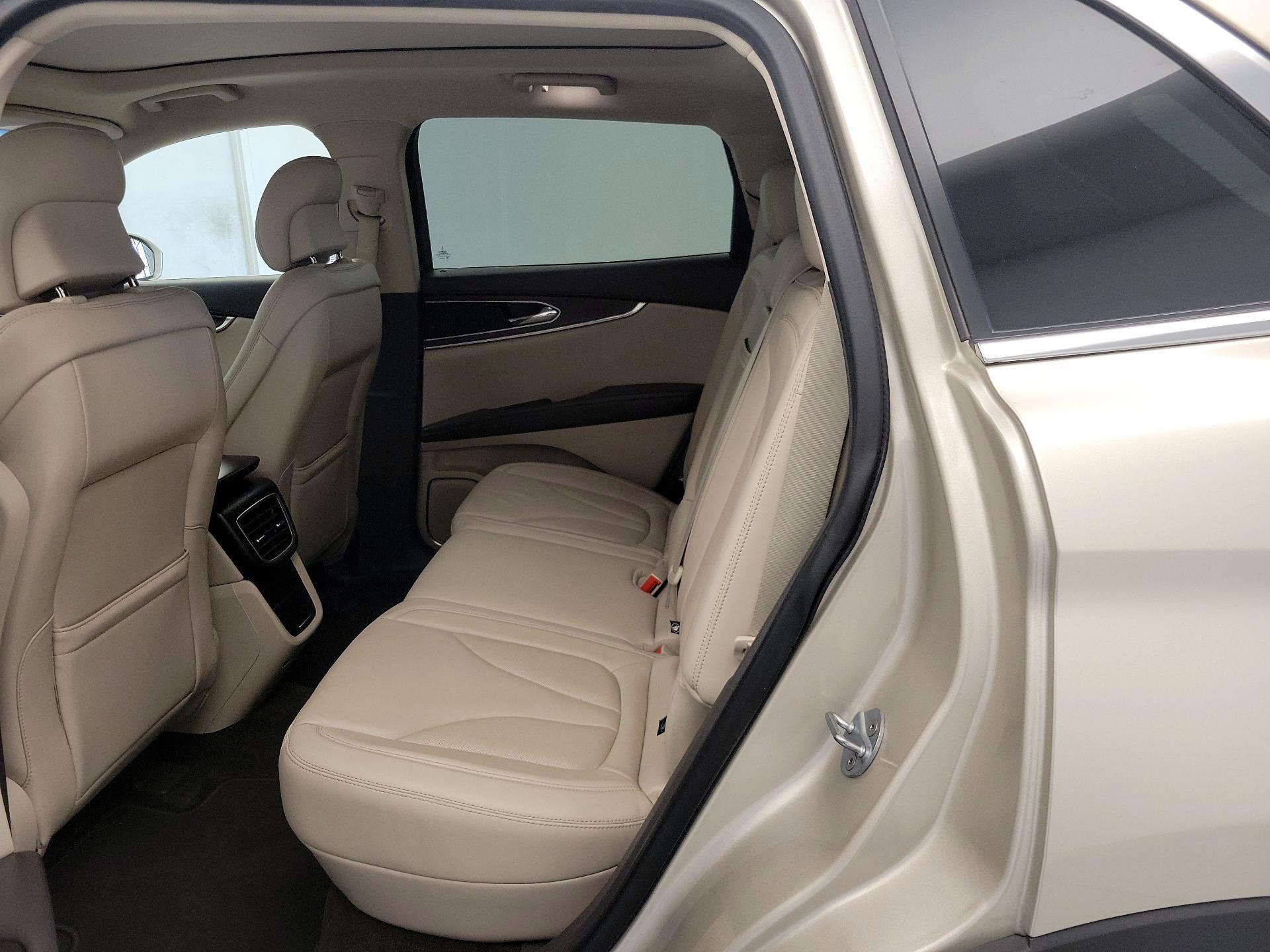 Thumbnail: 2017 Lincoln MKX - 20