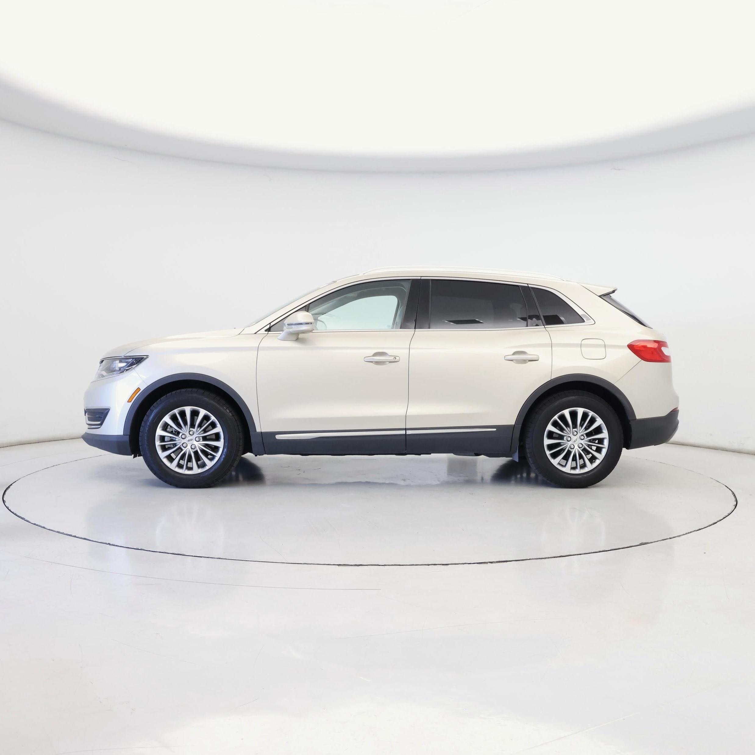 Thumbnail: 2017 Lincoln MKX - 3