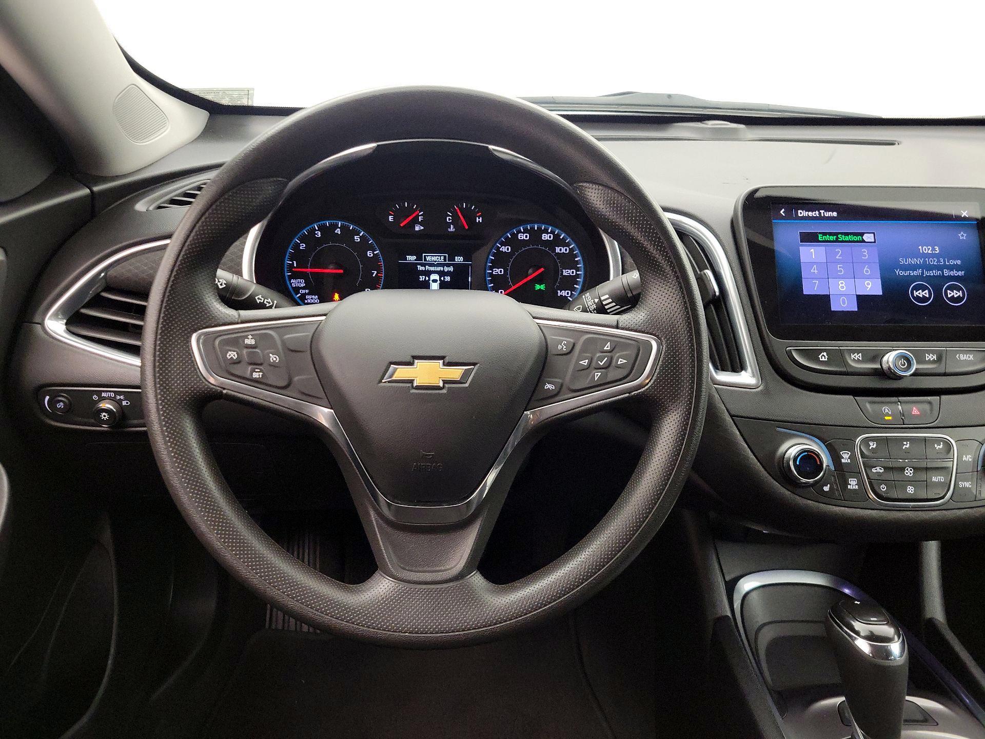 Thumbnail: 2020 Chevrolet Malibu - 10