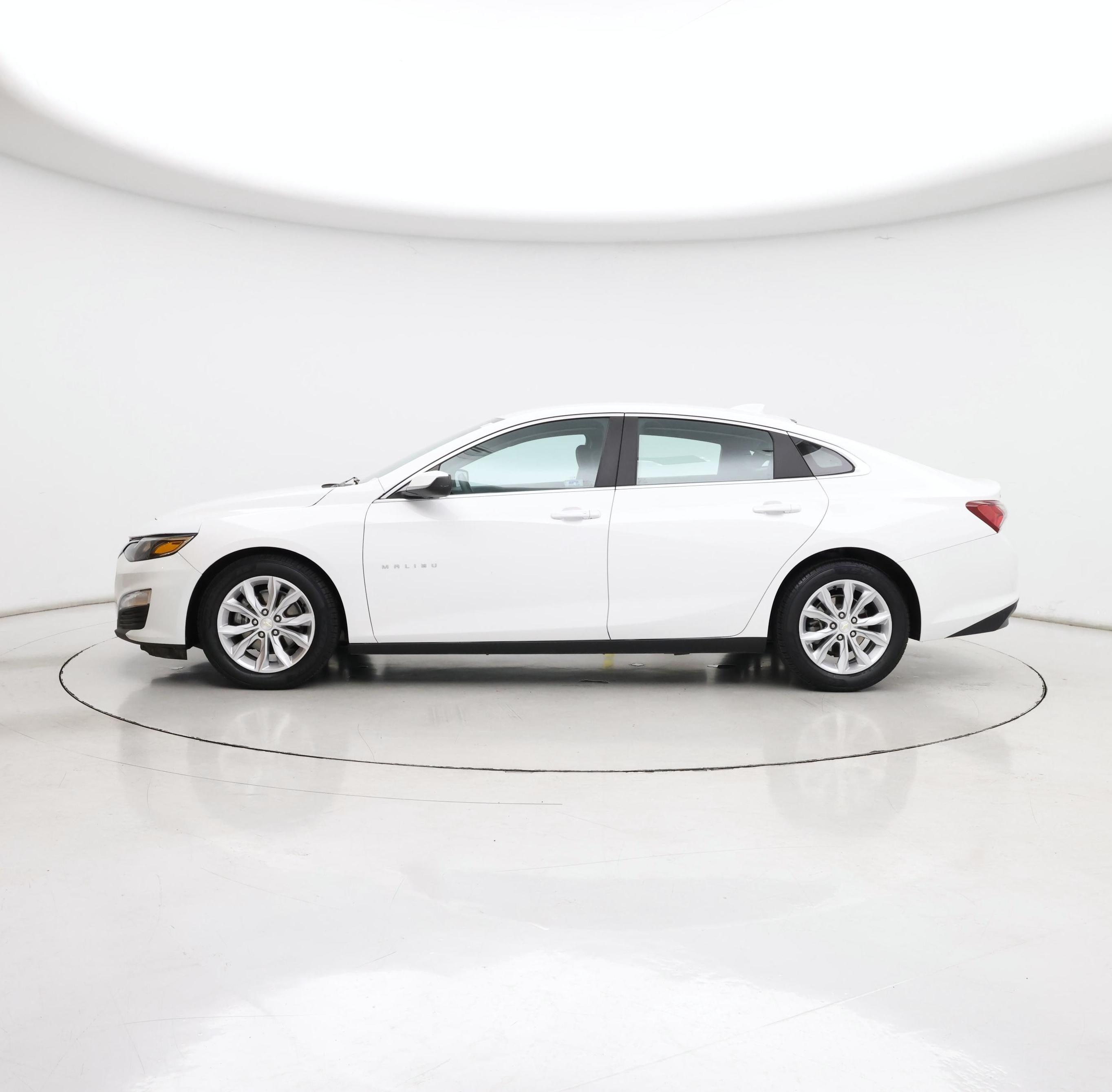 Thumbnail: 2020 Chevrolet Malibu - 3
