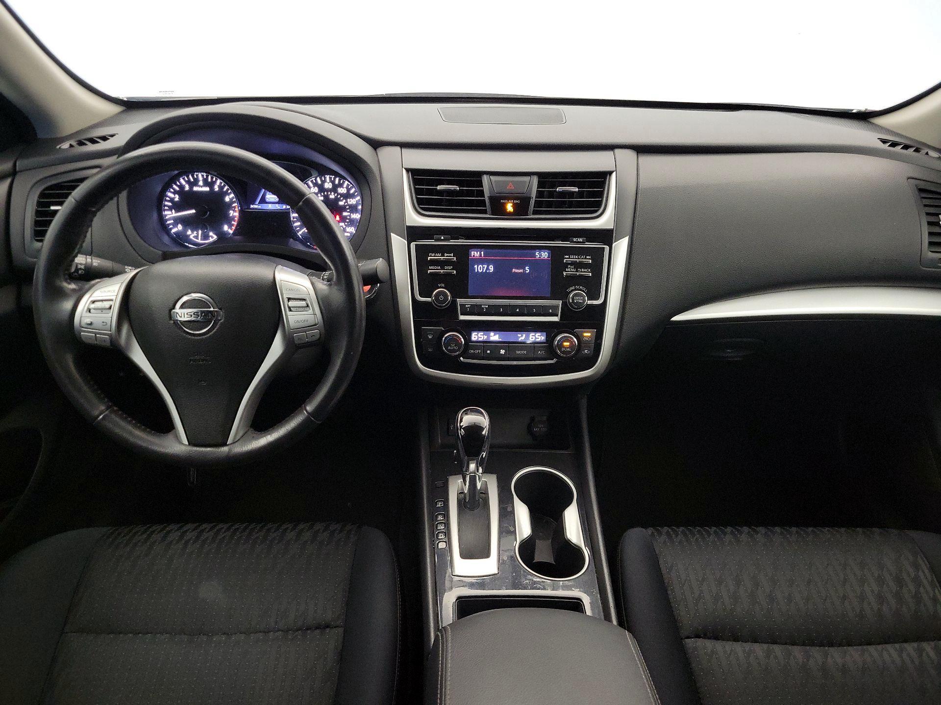Thumbnail: 2018 Nissan Altima - 9