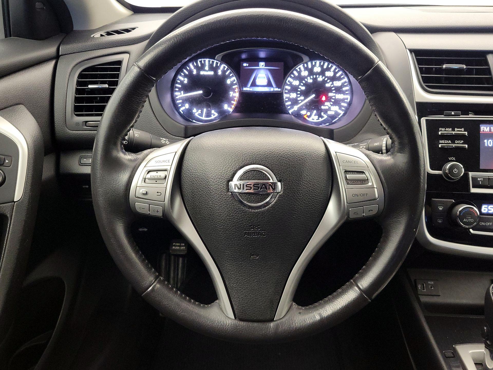 Thumbnail: 2018 Nissan Altima - 10