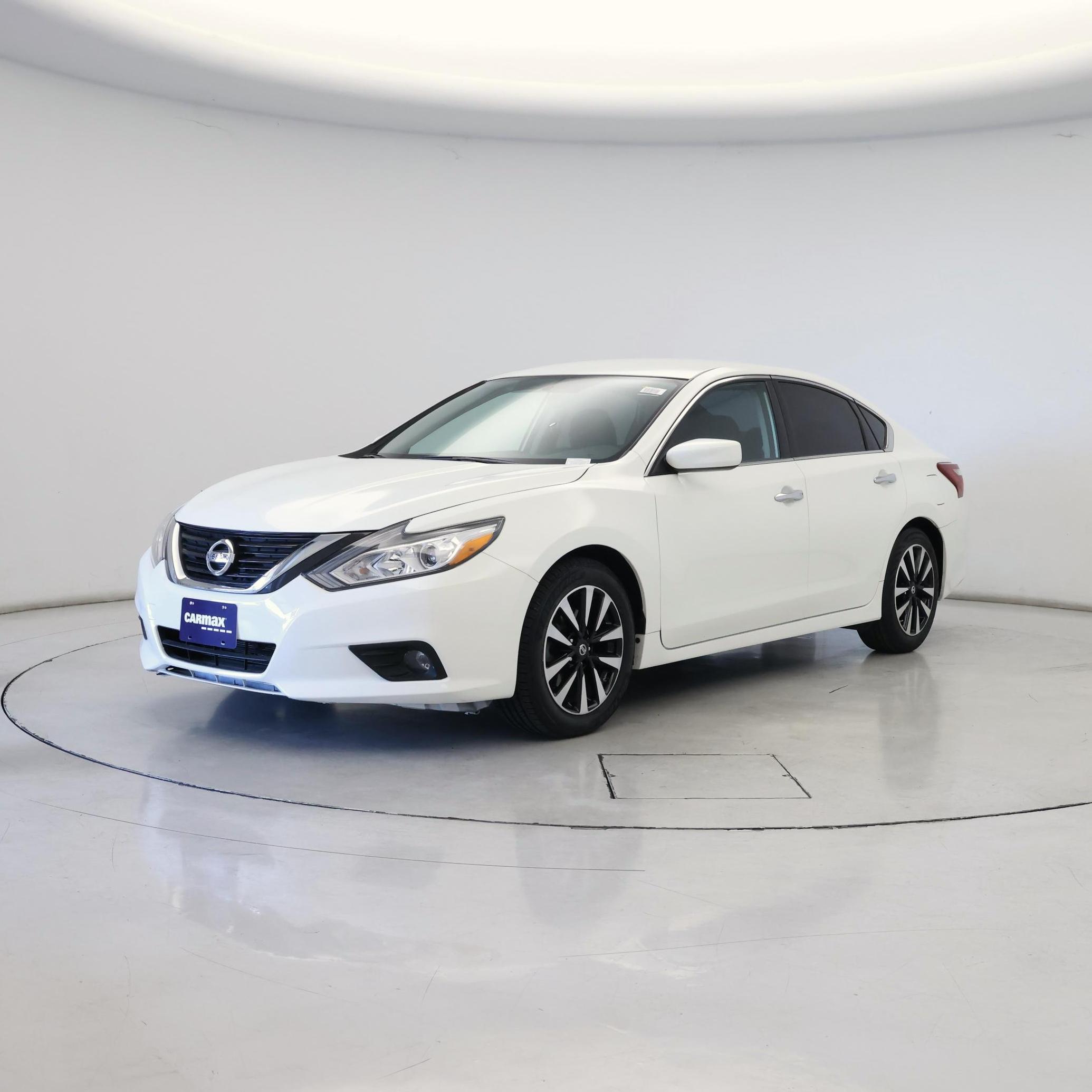 Thumbnail: 2018 Nissan Altima - 4