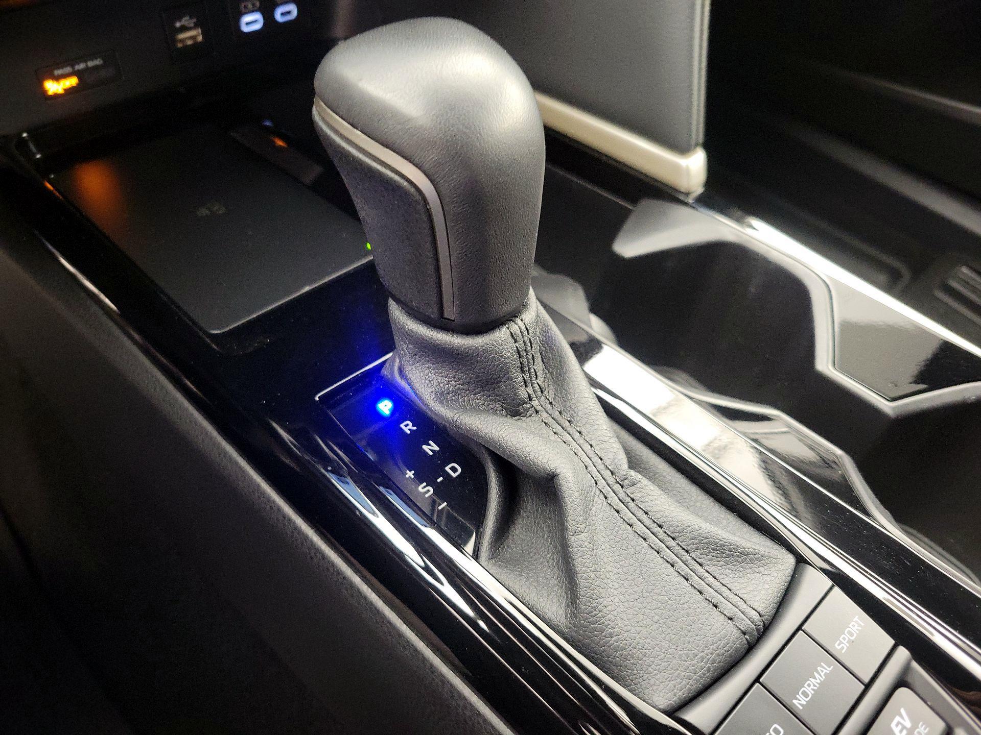 Thumbnail: 2025 Toyota Camry - 17