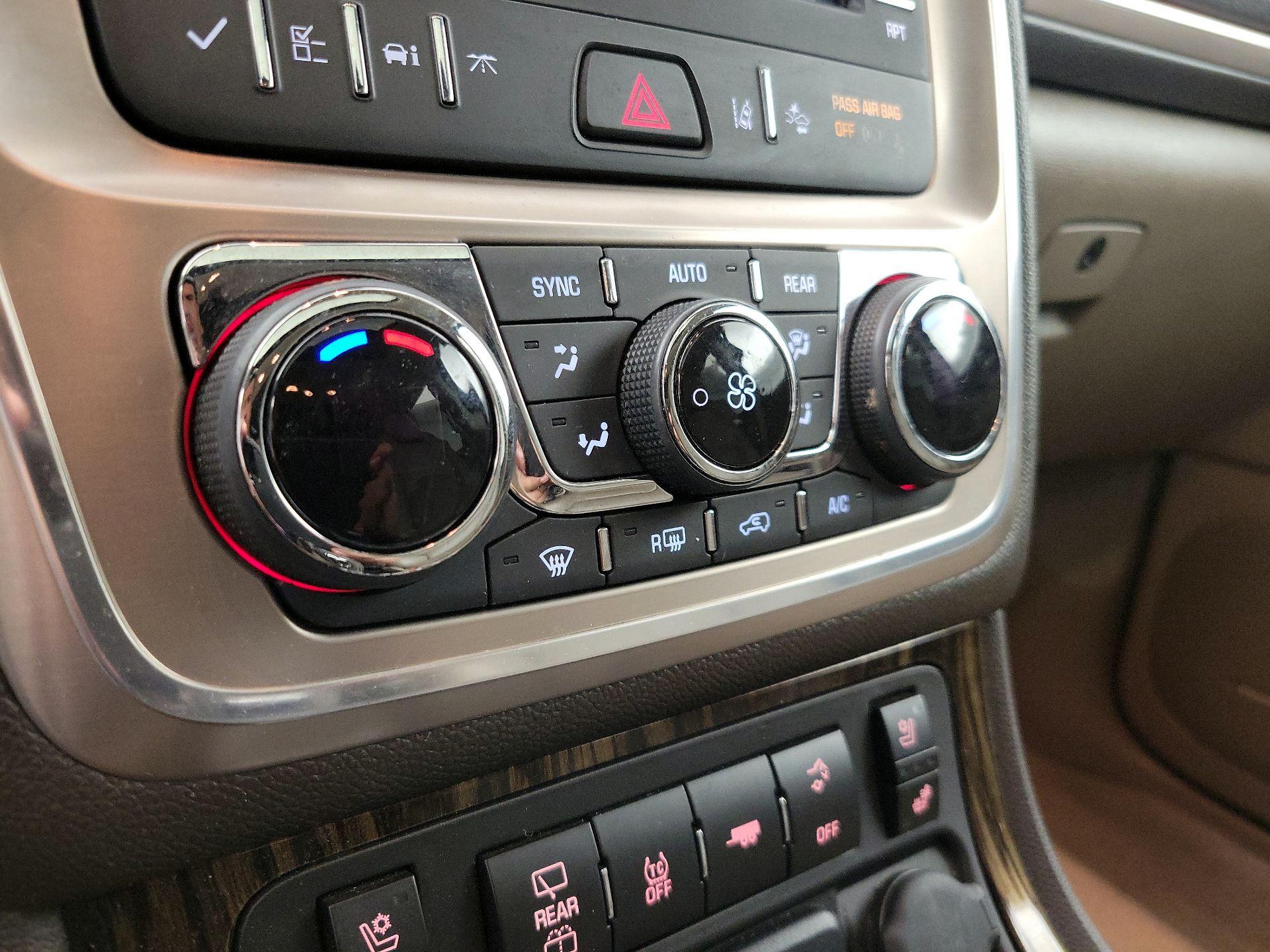 Thumbnail: 2015 GMC Acadia - 17