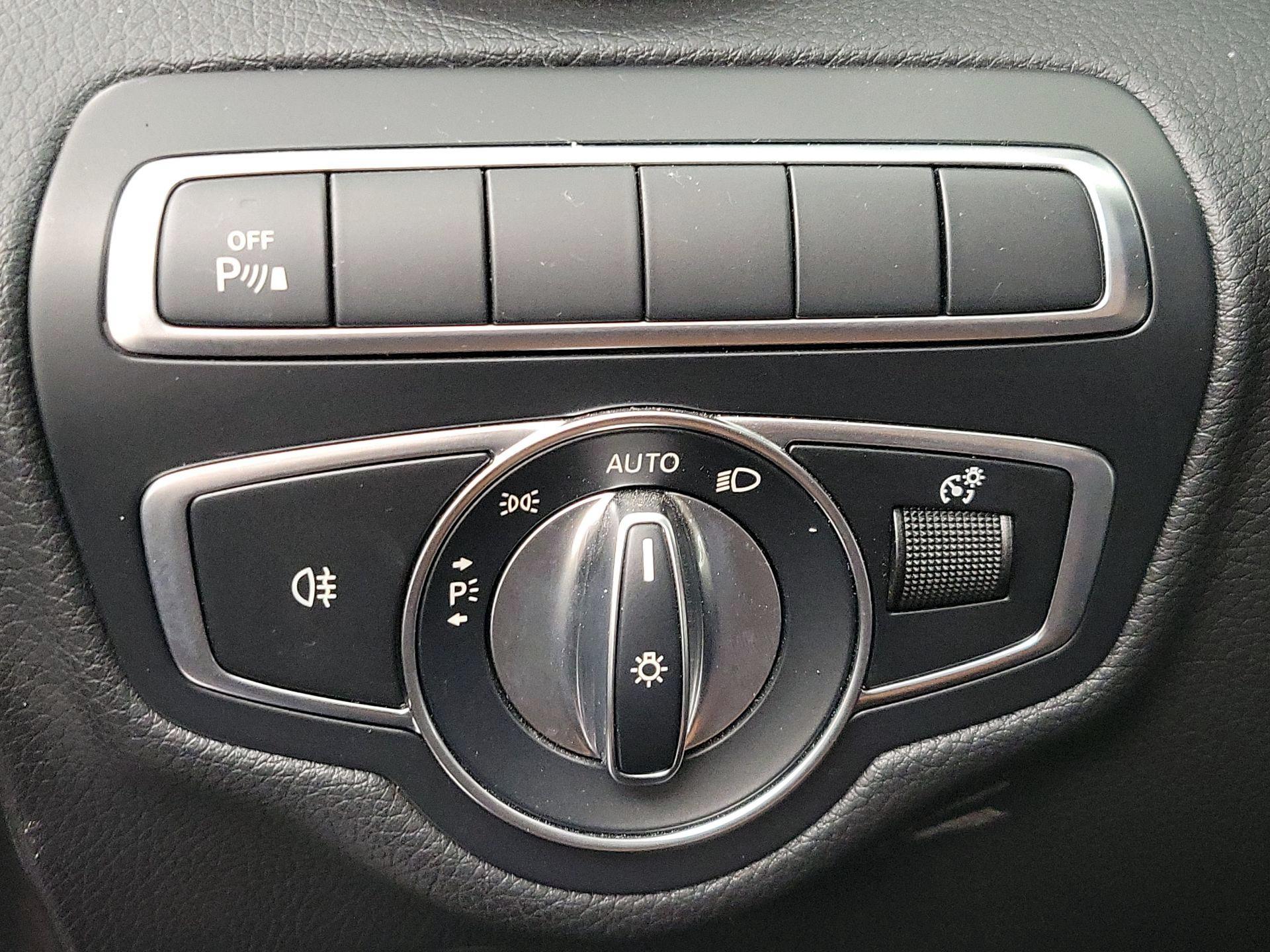 Thumbnail: 2021 Mercedes-Benz C-Class - 13