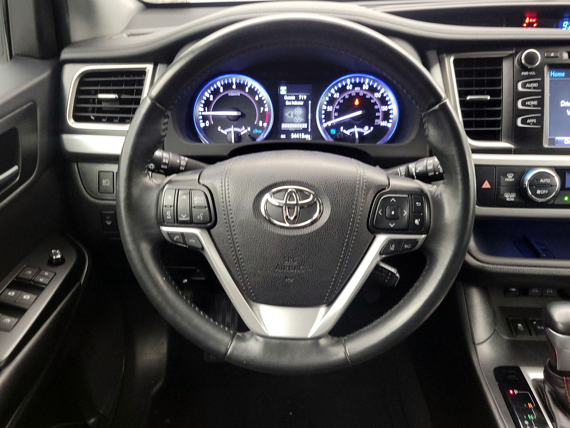 Thumbnail: 2019 Toyota Highlander - 10