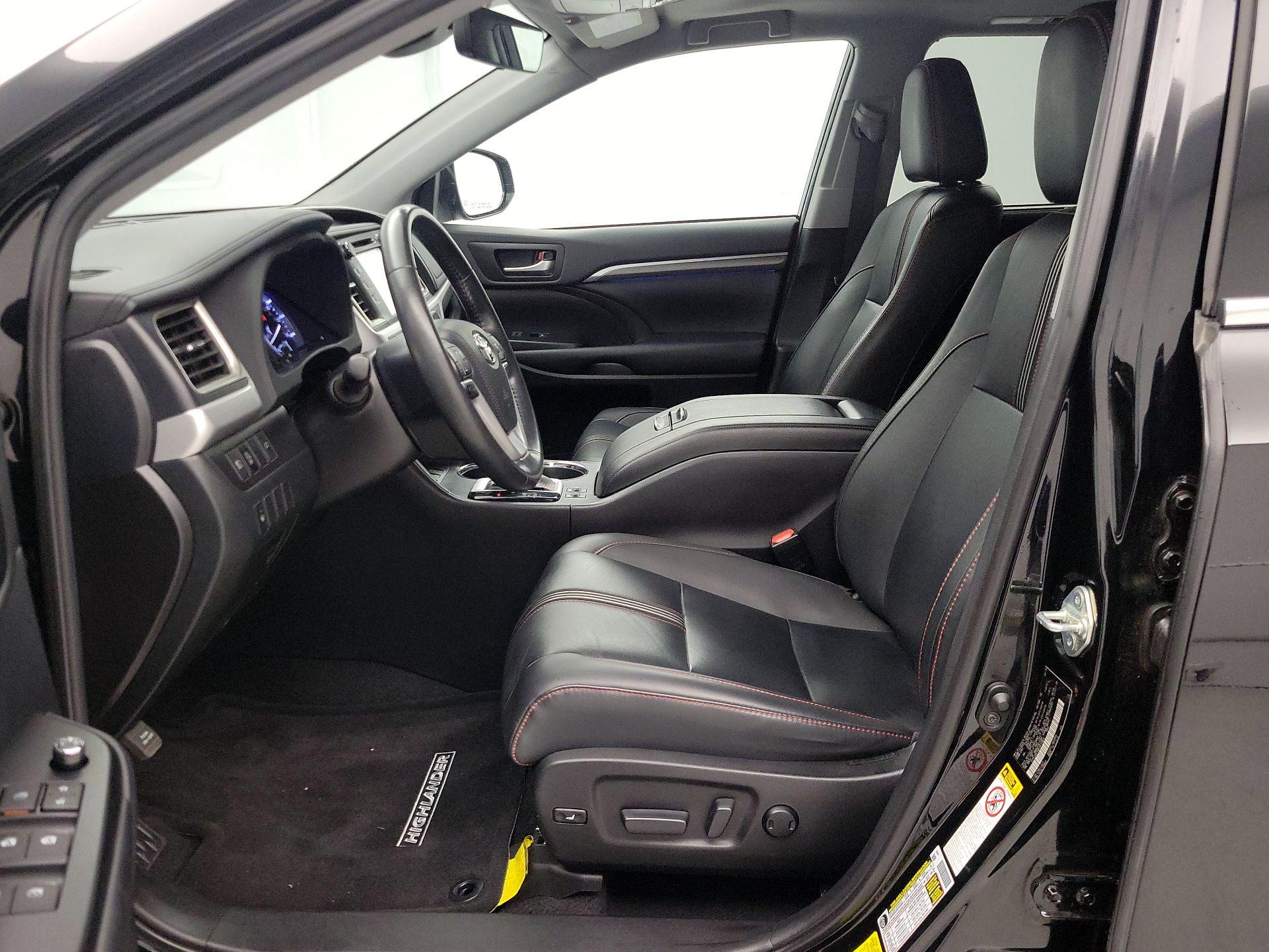 Thumbnail: 2019 Toyota Highlander - 11