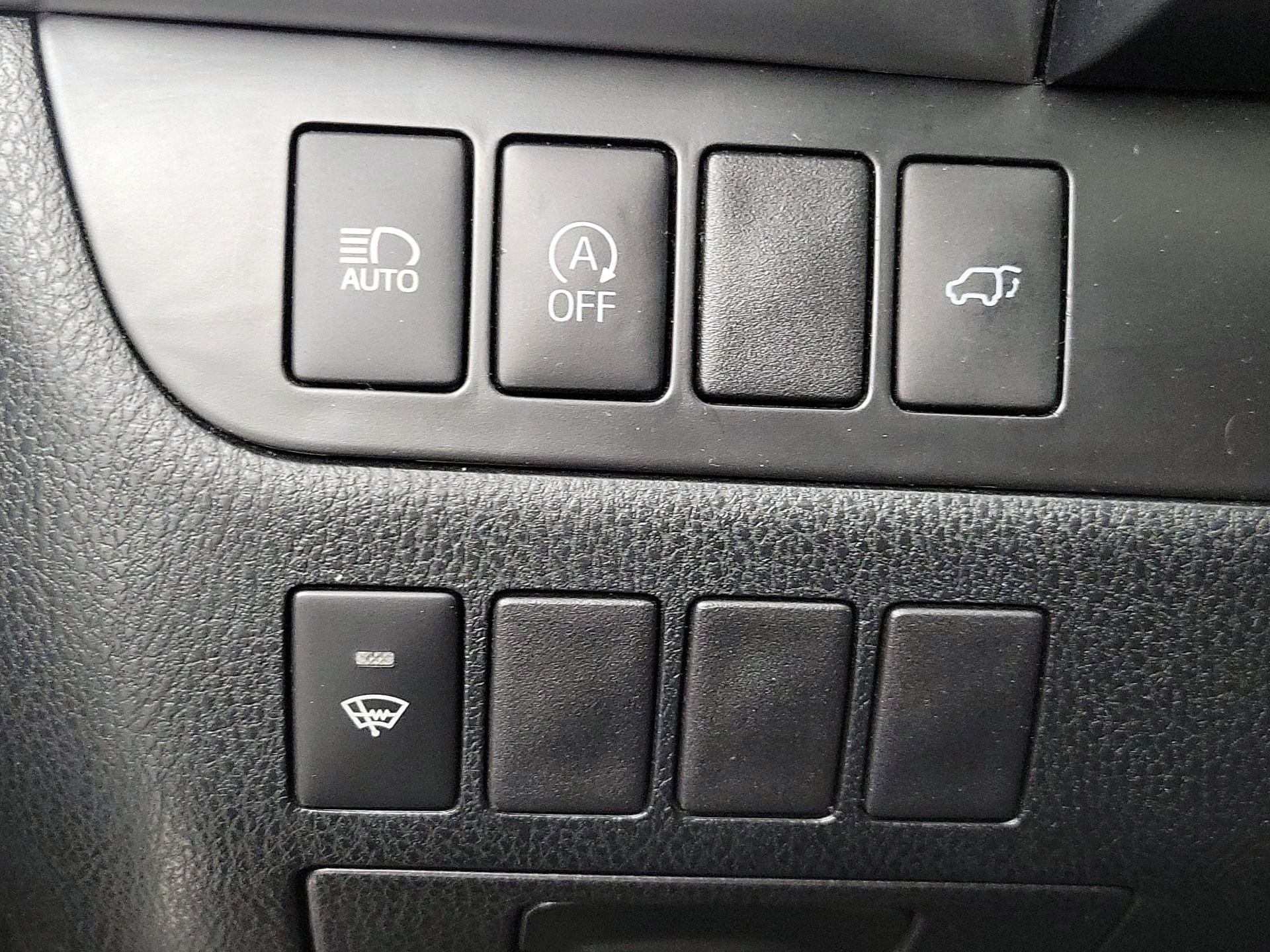 Thumbnail: 2019 Toyota Highlander - 13