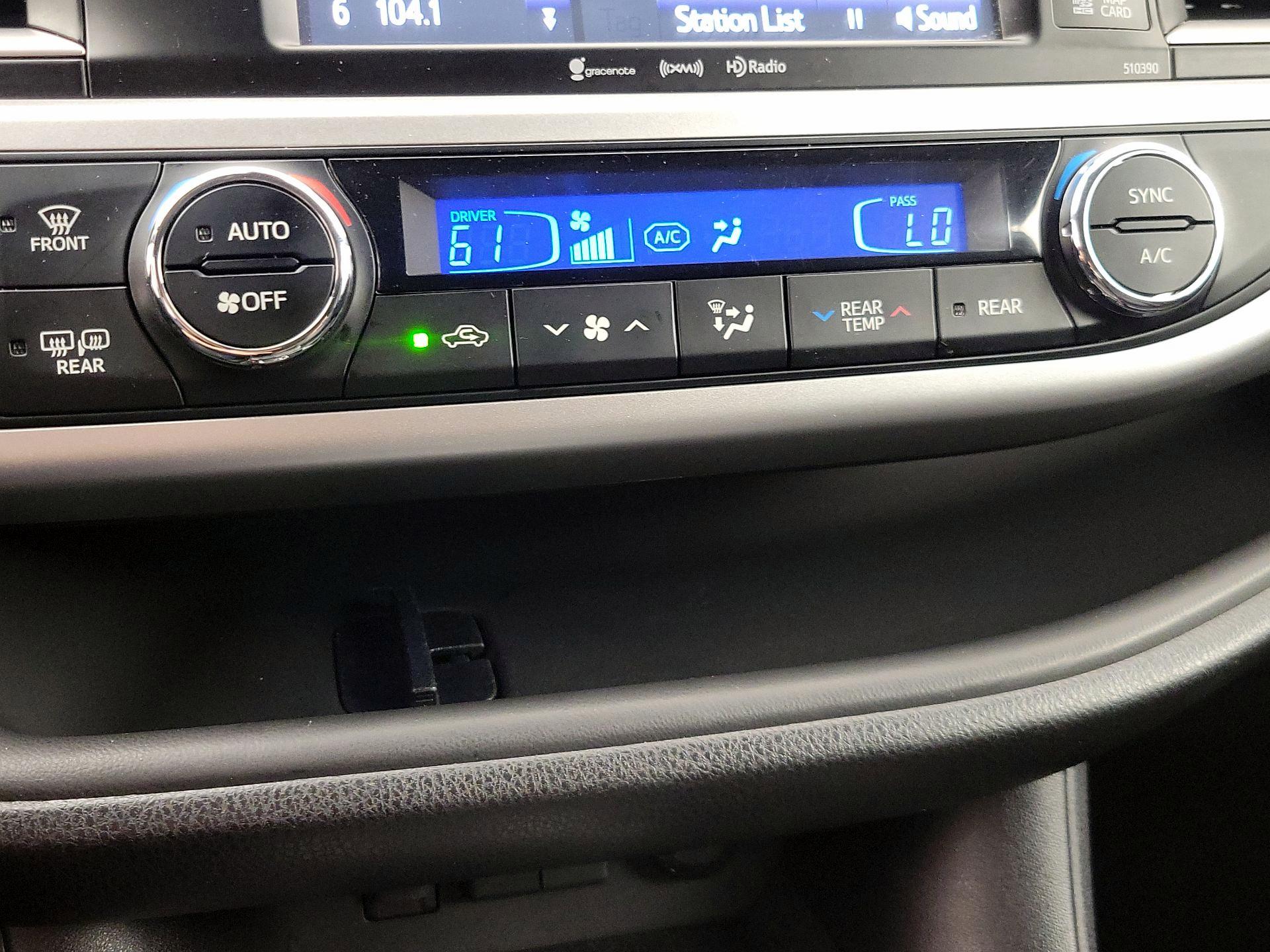 Thumbnail: 2019 Toyota Highlander - 17
