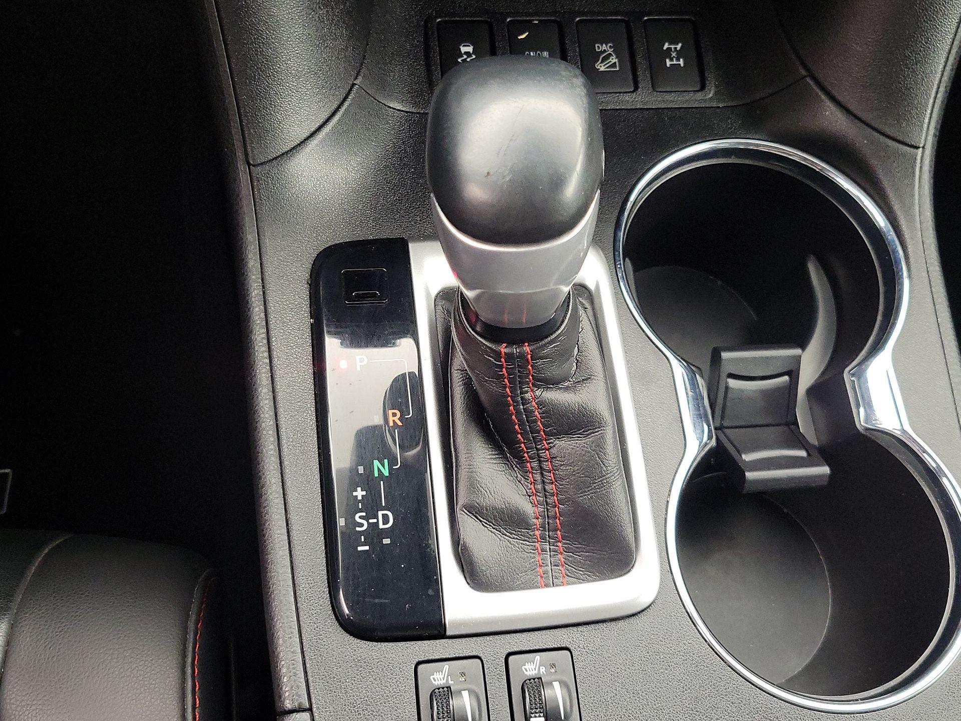 Thumbnail: 2019 Toyota Highlander - 18