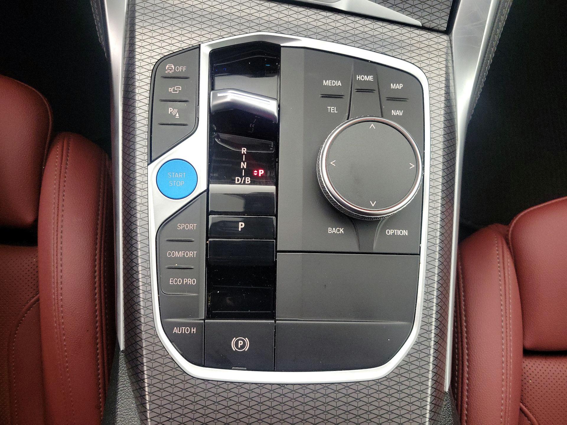 Thumbnail: 2024 BMW i4 - 18