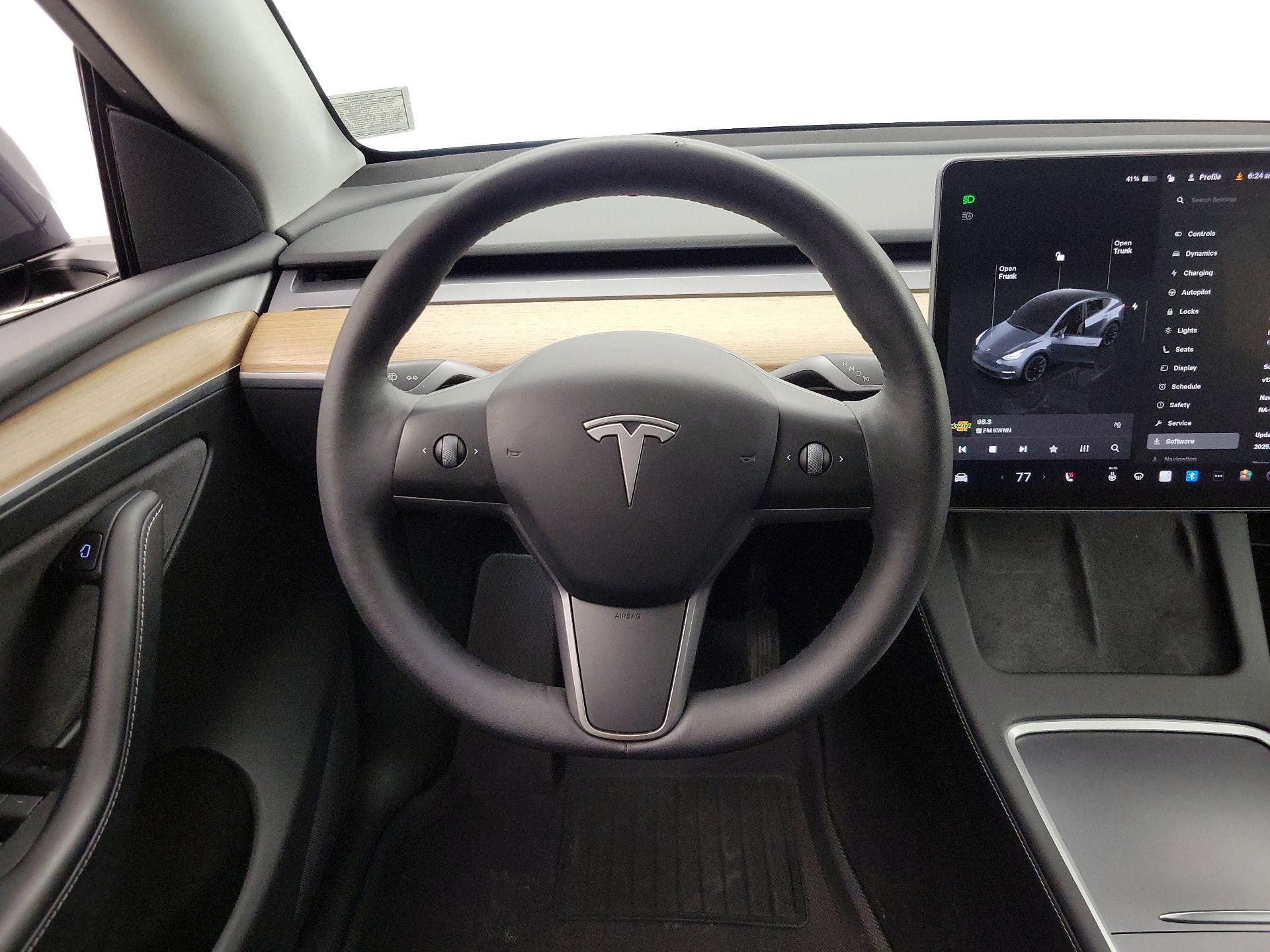 Thumbnail: 2023 Tesla Model Y - 10