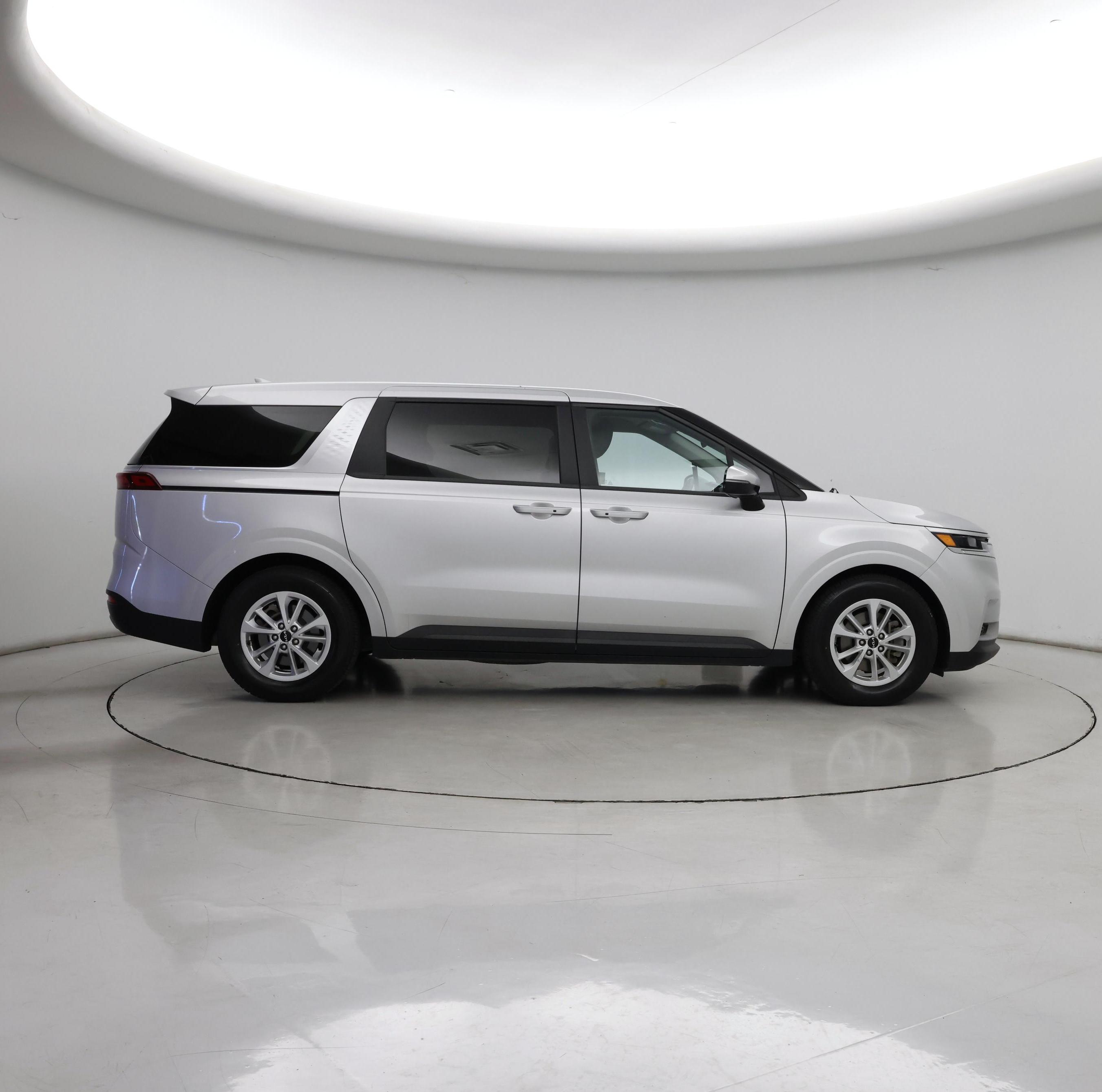 Thumbnail: 2022 Kia Carnival - 7