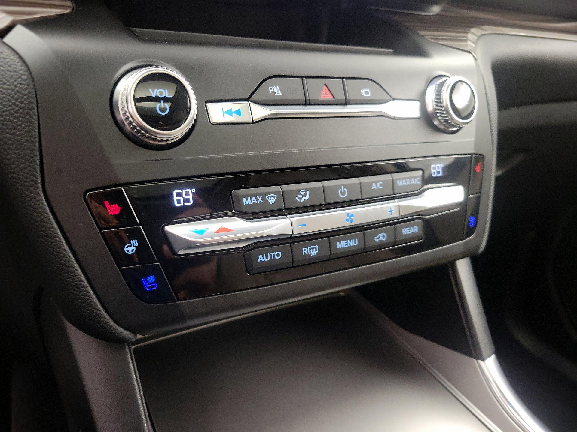 Thumbnail: 2020 Ford Explorer - 17