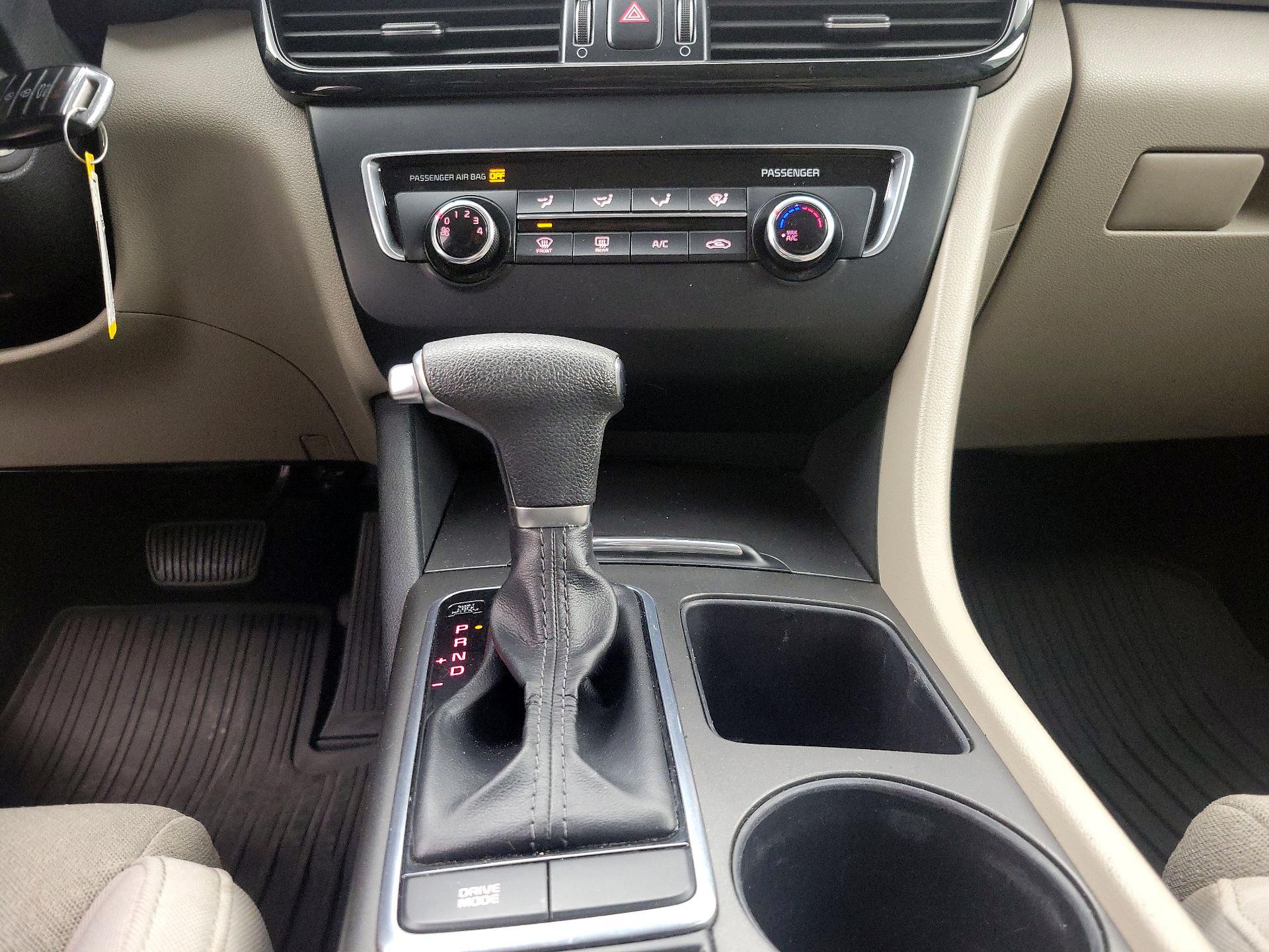 Thumbnail: 2016 Kia Optima - 17