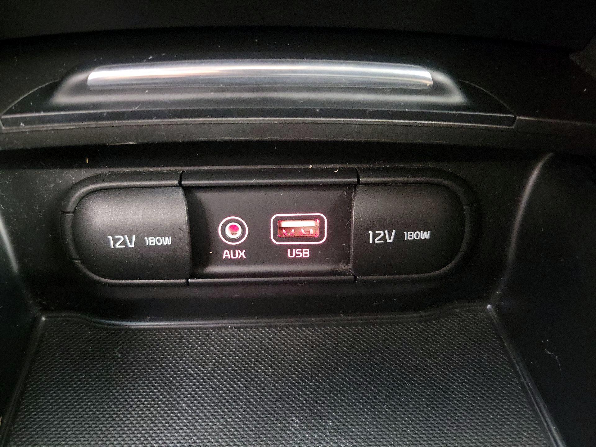 Thumbnail: 2016 Kia Optima - 18