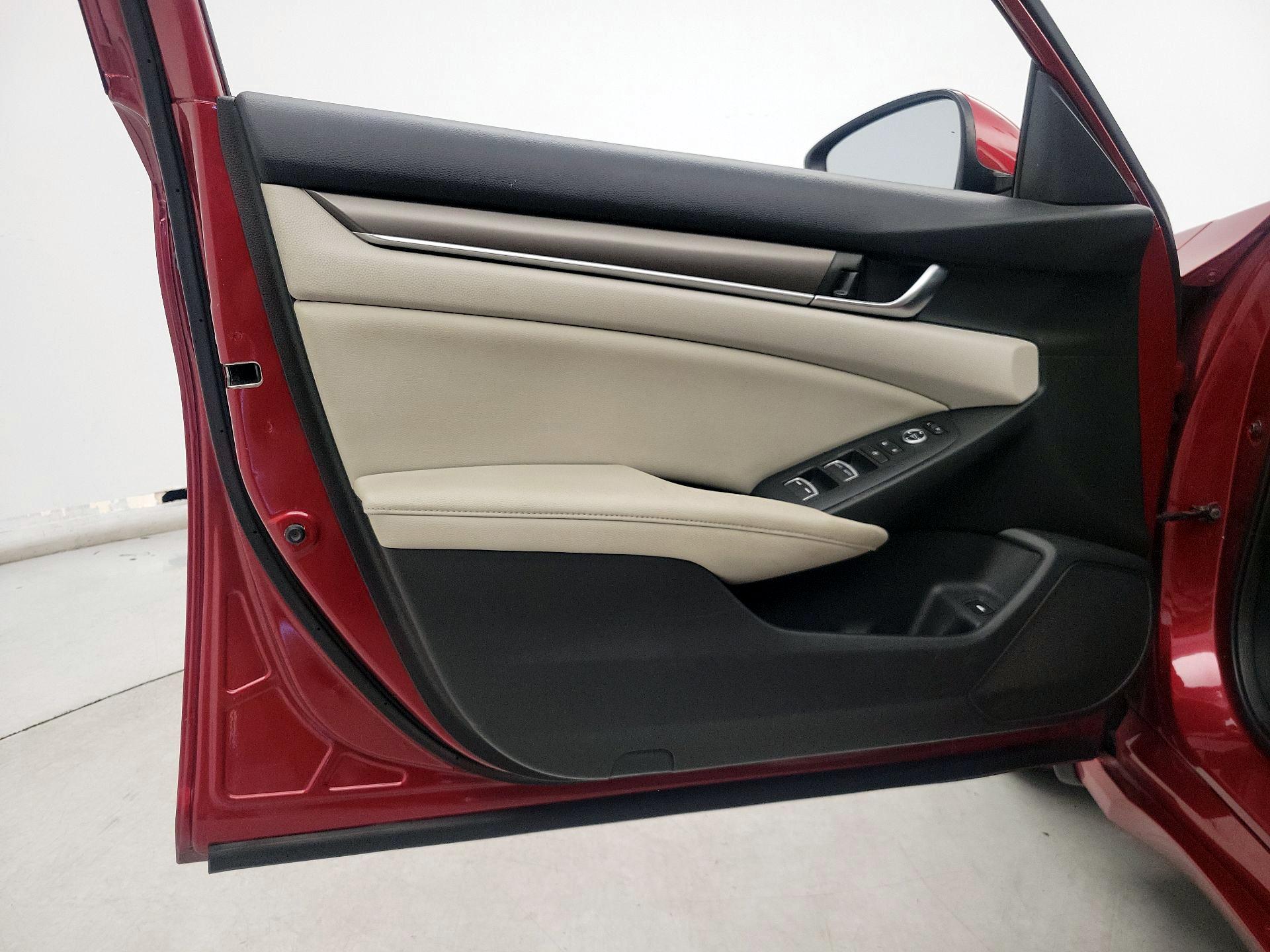 Thumbnail: 2018 Honda Accord - 12