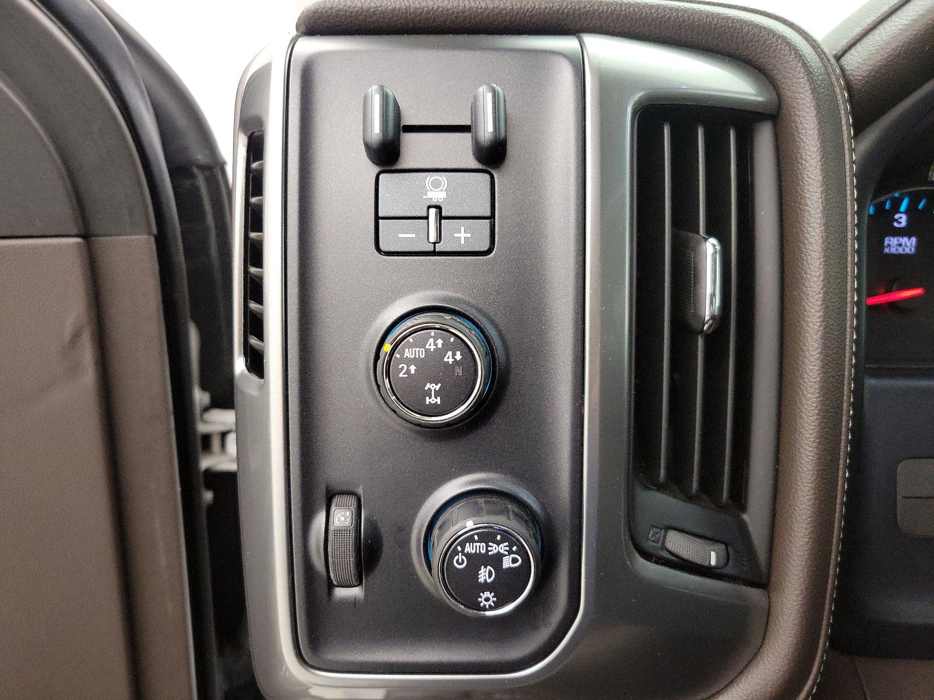 Thumbnail: 2015 Chevrolet Silverado 1500 - 13