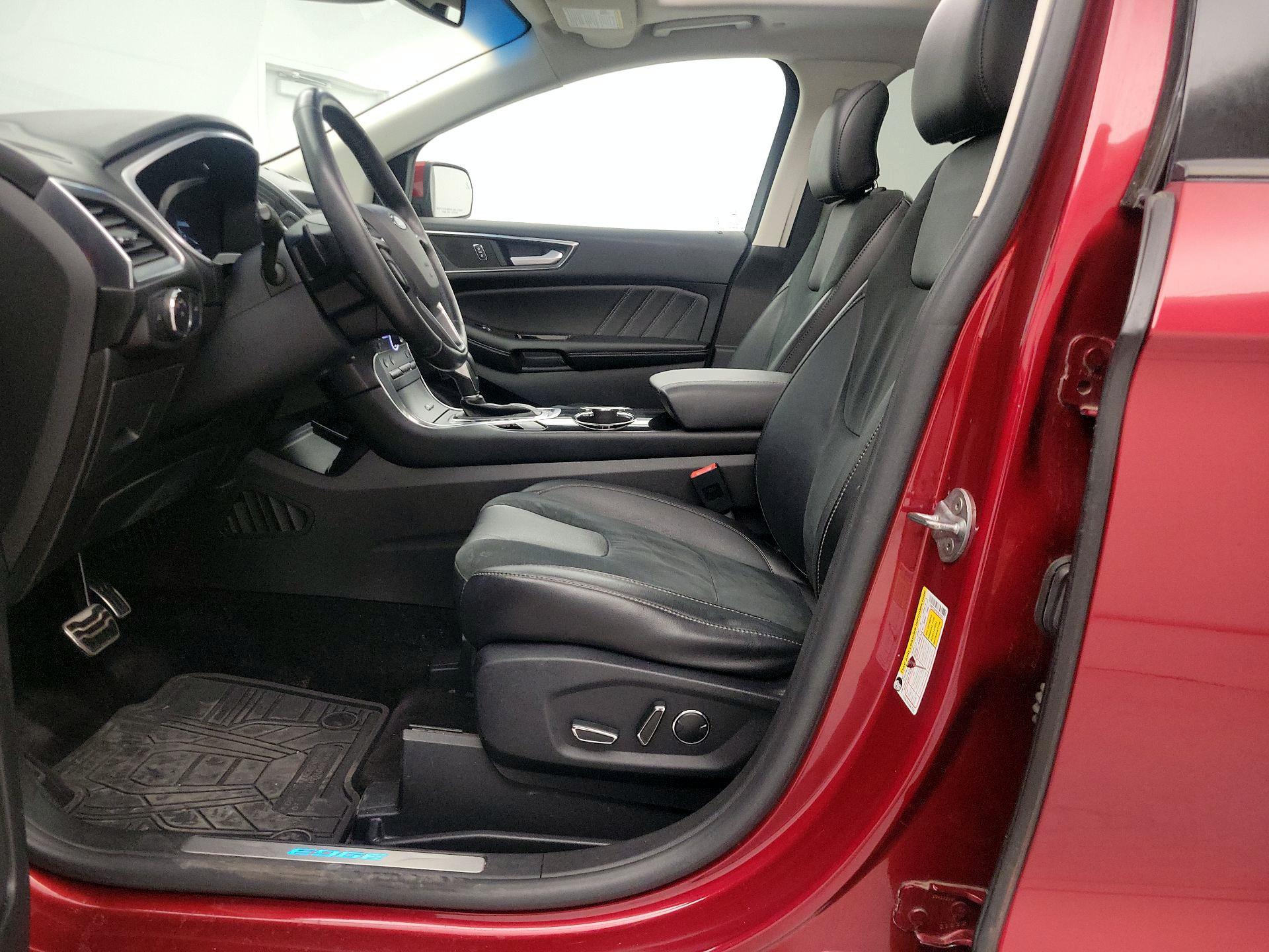 Thumbnail: 2015 Ford Edge - 11