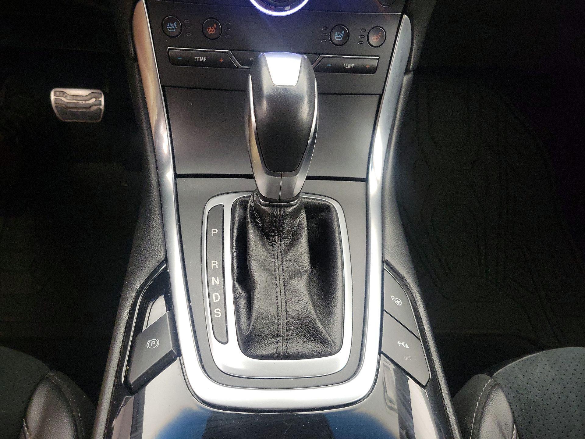 Thumbnail: 2015 Ford Edge - 18