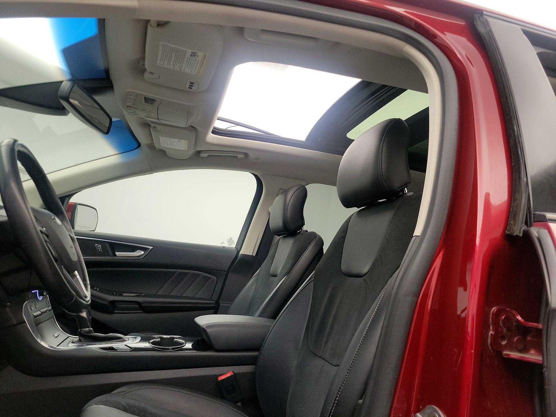 Thumbnail: 2015 Ford Edge - 20