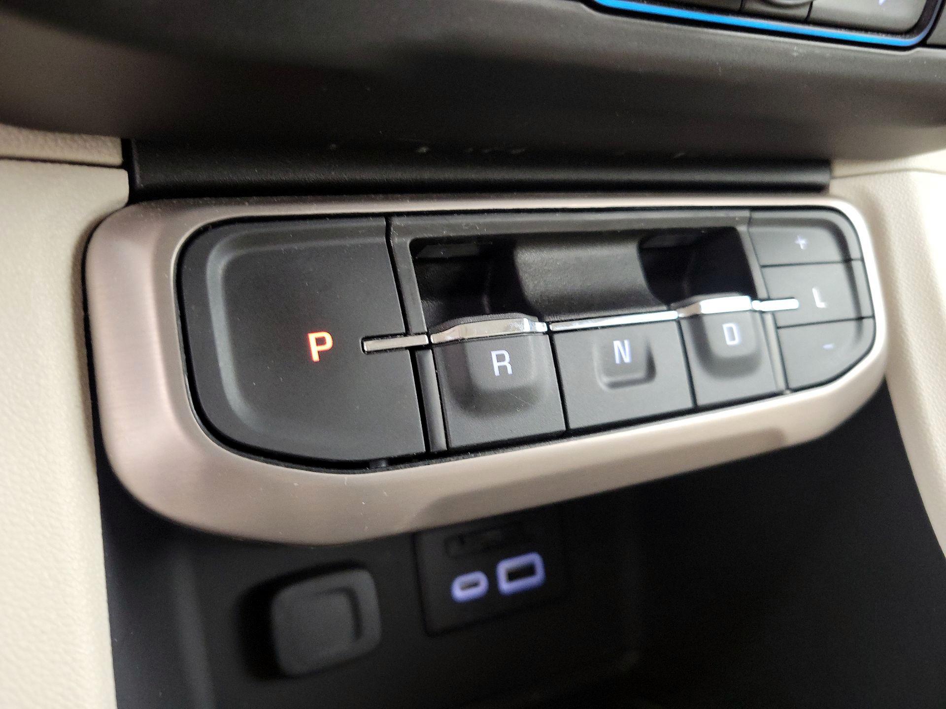 Thumbnail: 2023 GMC Acadia - 18