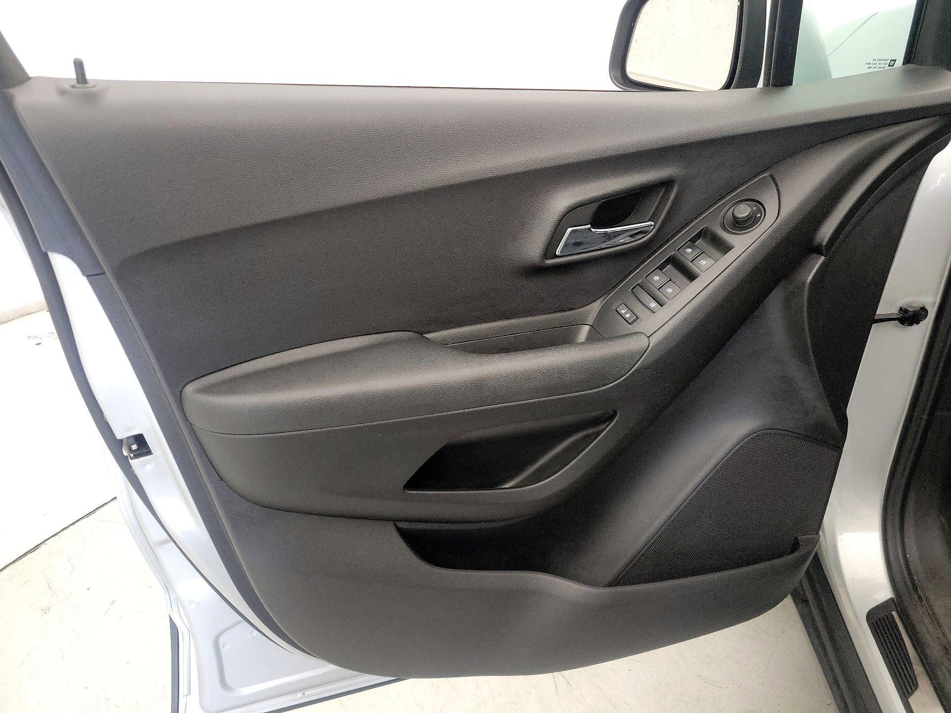 Thumbnail: 2019 Chevrolet Trax - 12