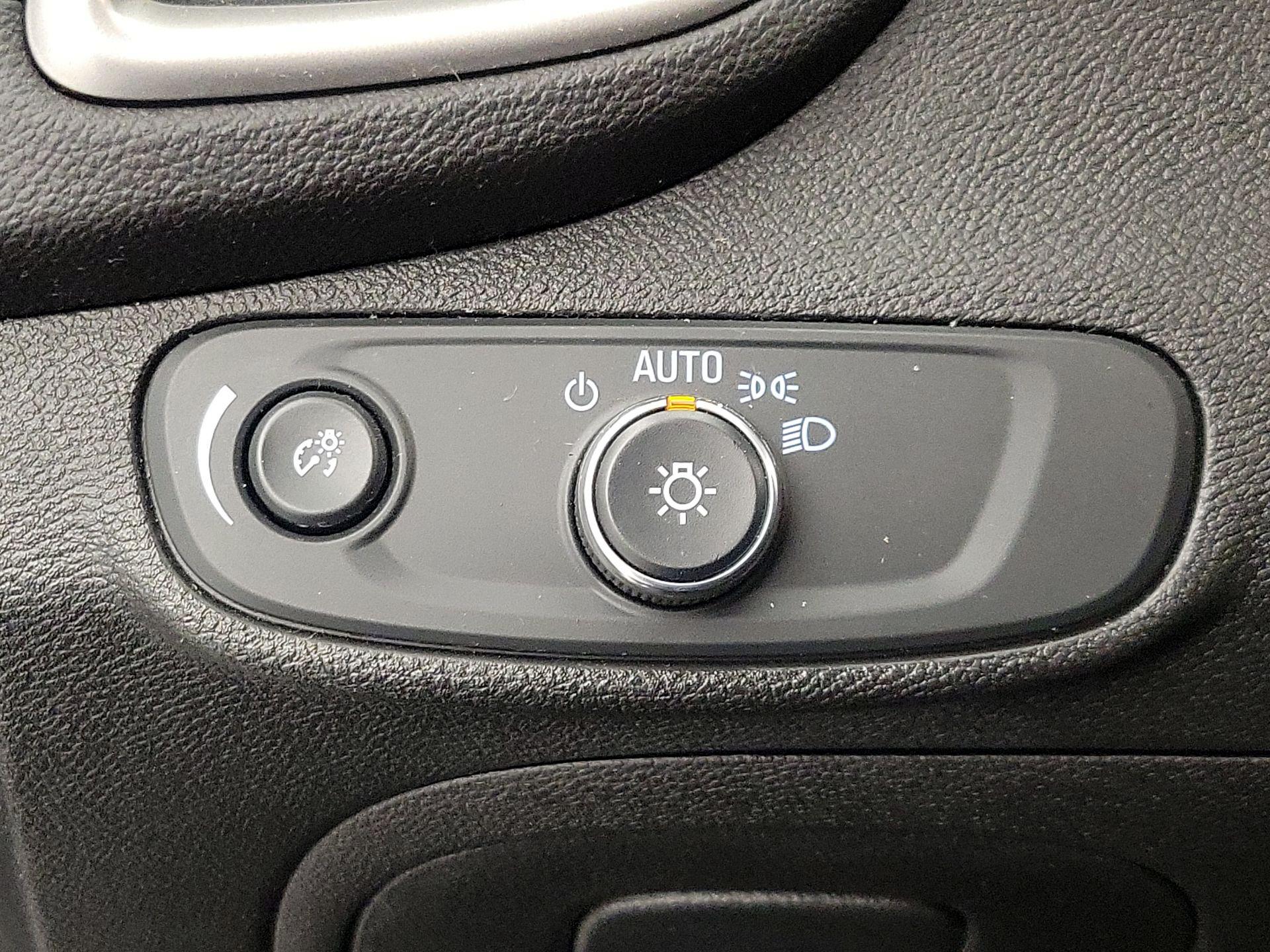 Thumbnail: 2019 Chevrolet Trax - 13