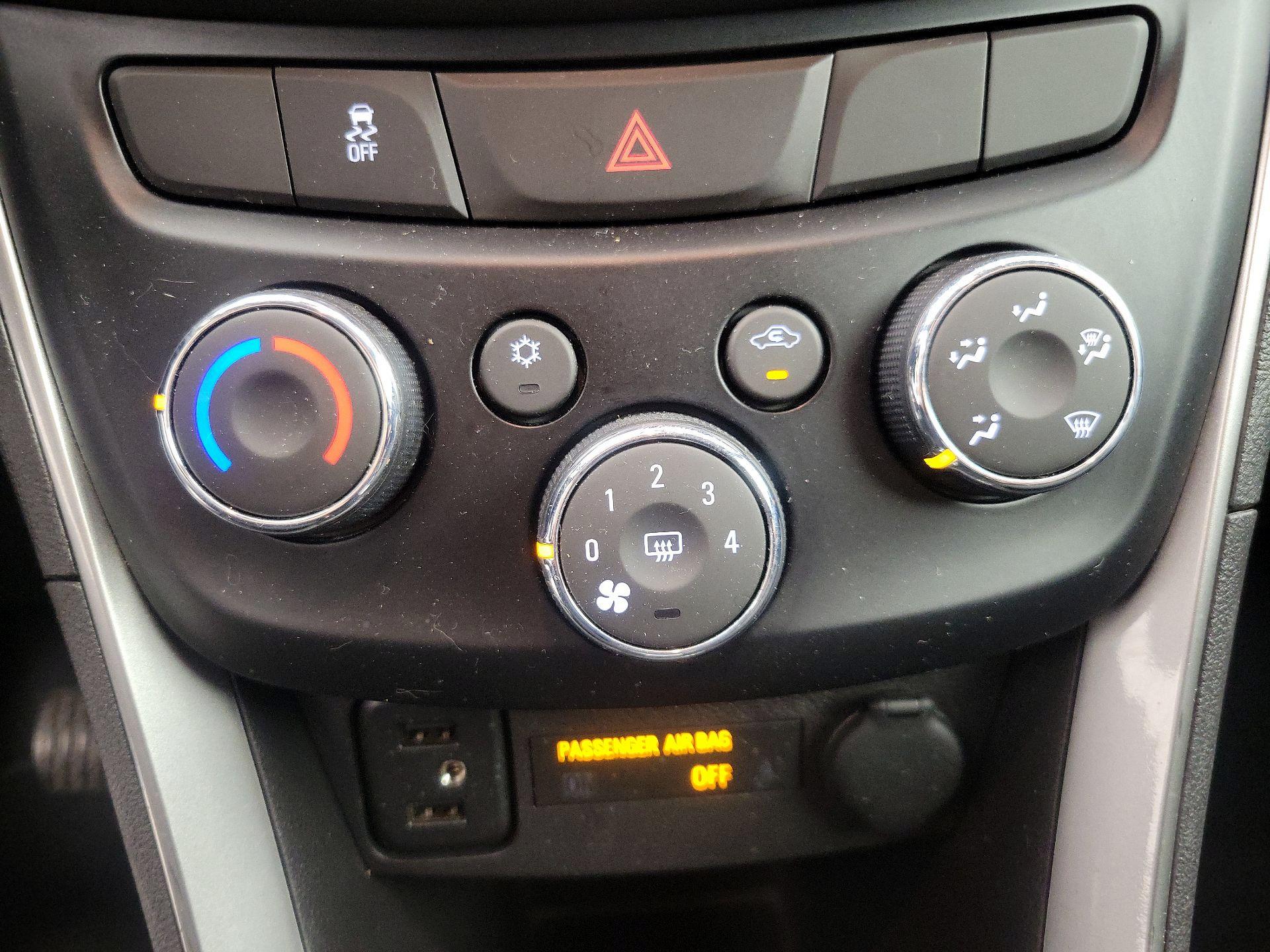 Thumbnail: 2019 Chevrolet Trax - 16