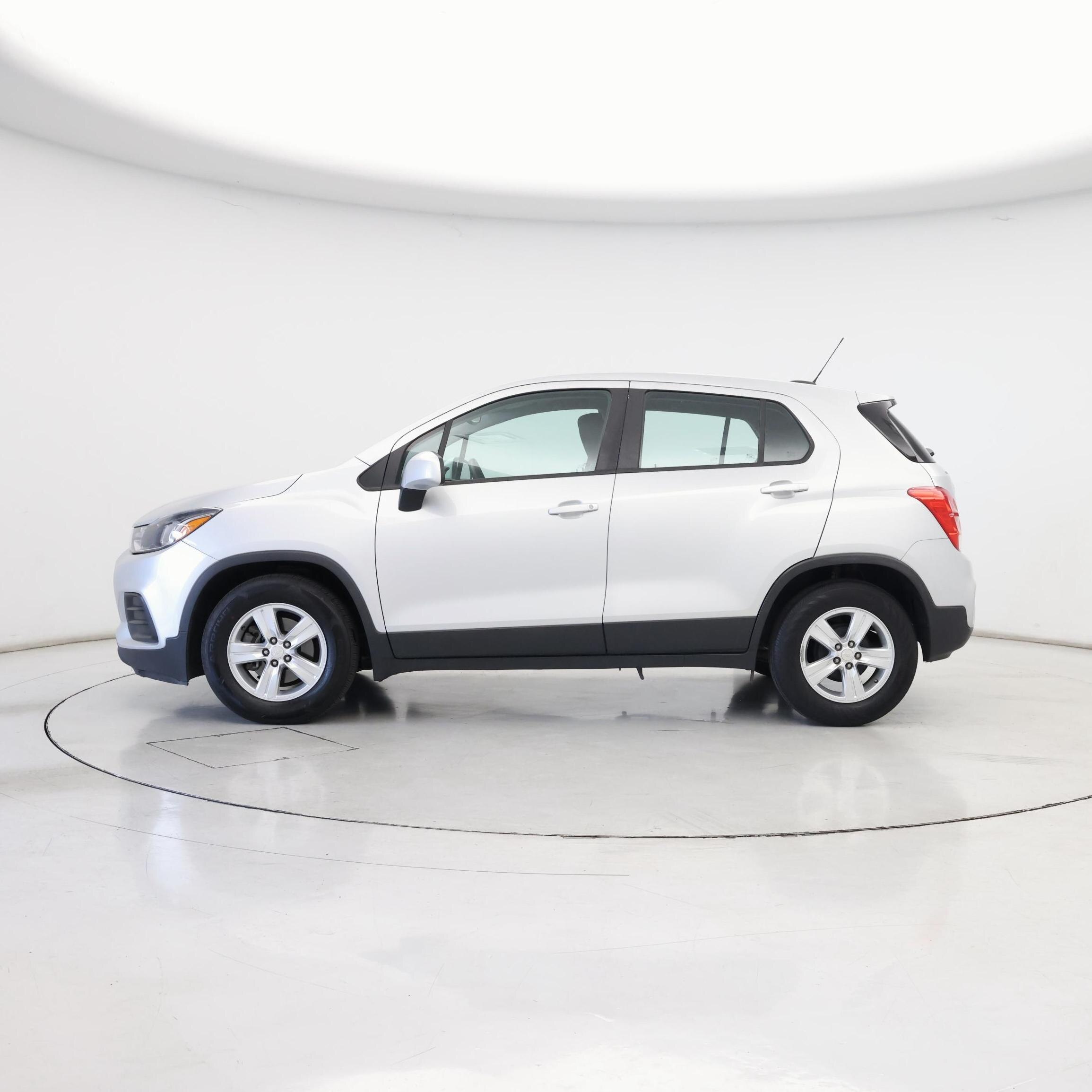 Thumbnail: 2019 Chevrolet Trax - 3