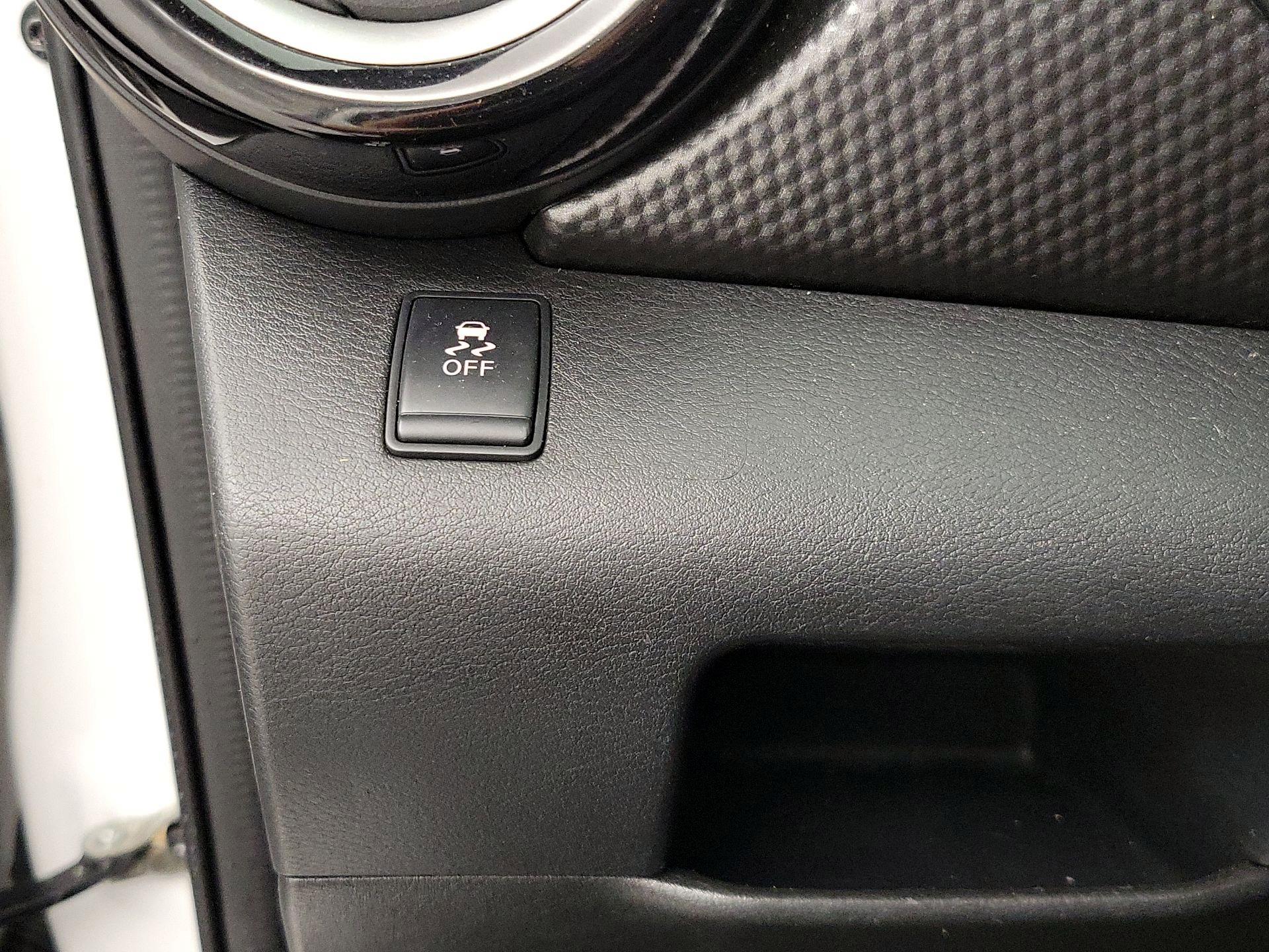 Thumbnail: 2019 Nissan Kicks - 13