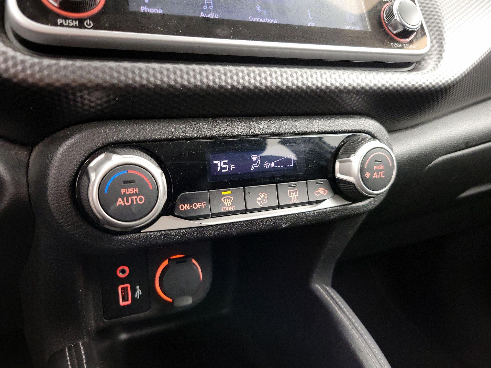 Thumbnail: 2019 Nissan Kicks - 16